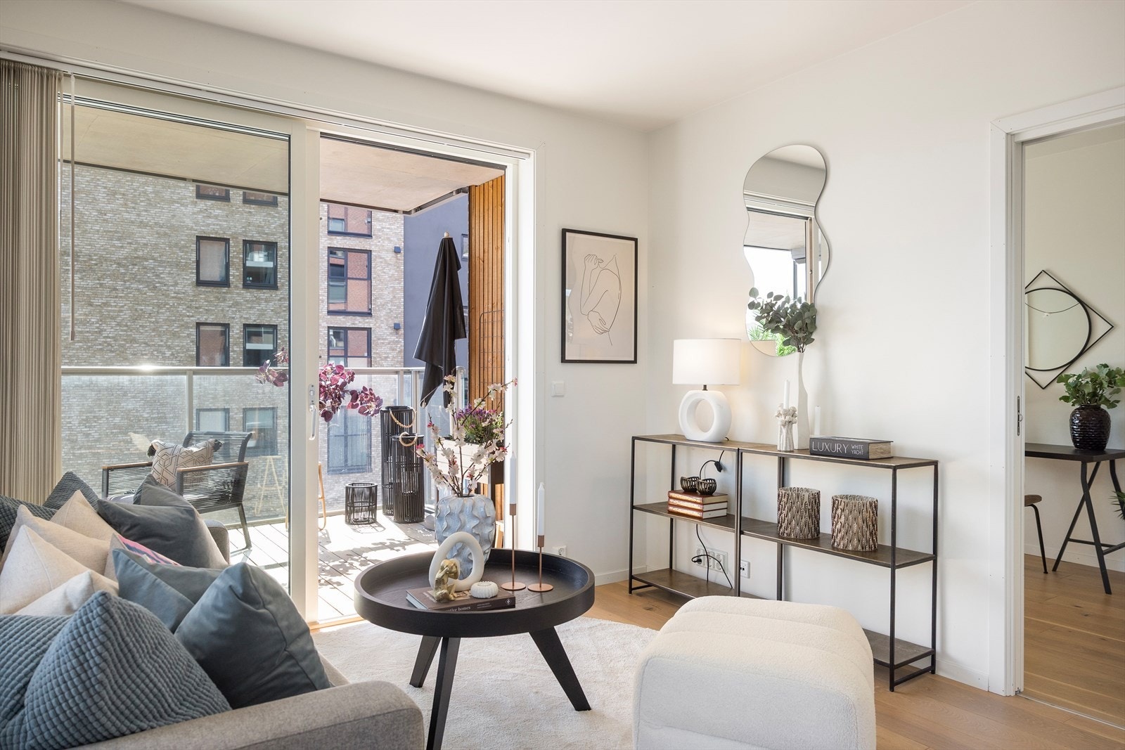 Fra stuen er det adkomst til soverom 2. Galleribilde