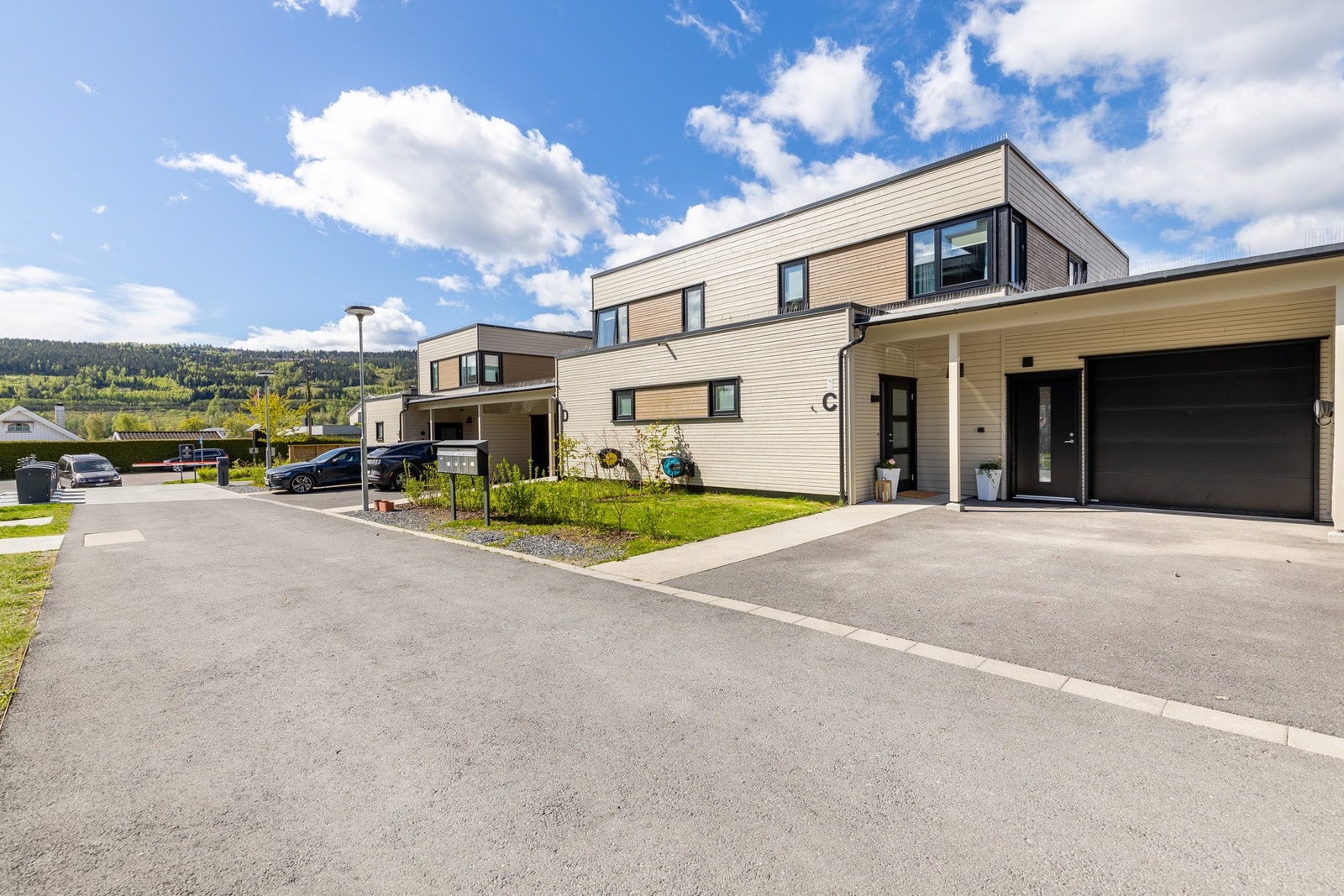 Velkommen til Buskerudveien 64C! Presentert av John-Amund Høistad v/ EIE eiendomsmegling Galleribilde