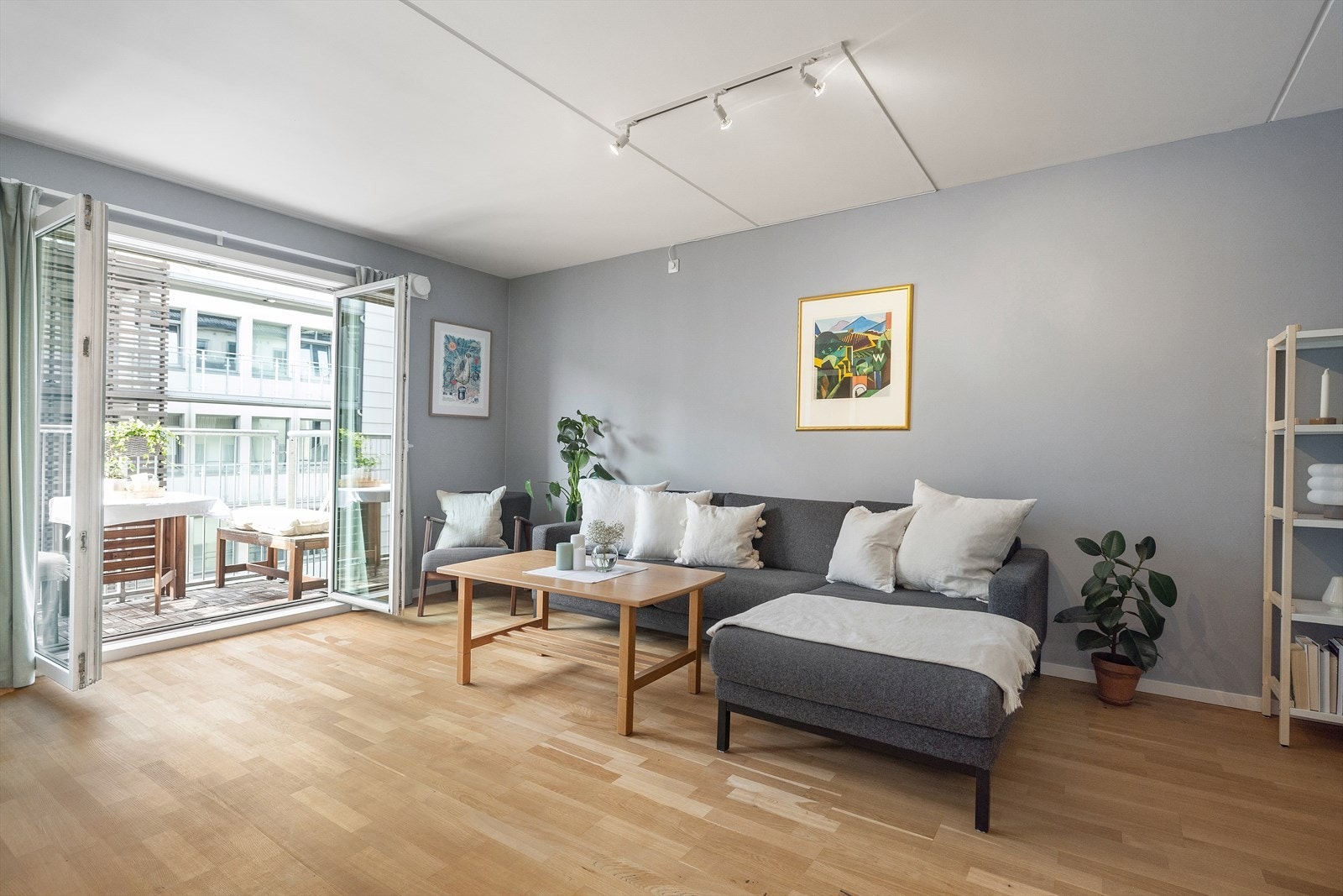 En lys, romslig og gjennomgående 2-roms med attraktiv beliggenhet på Torshov. Galleribilde