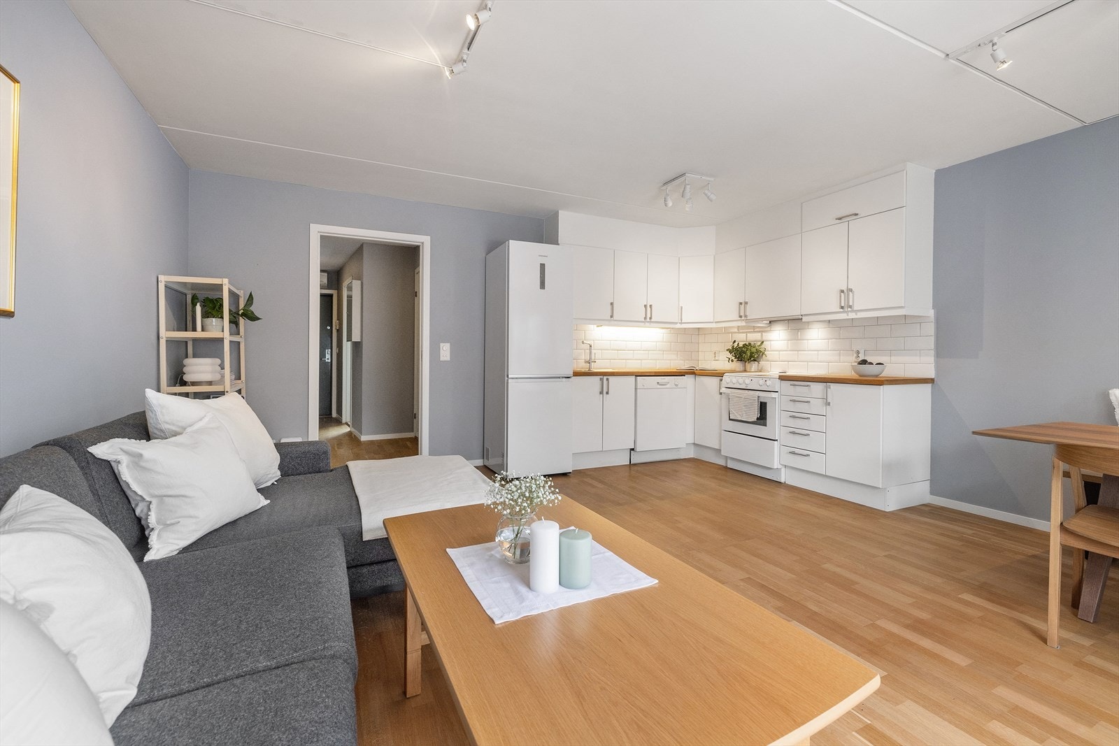 Leiligheten oppleves velholdt med god standard fra byggeår. Galleribilde