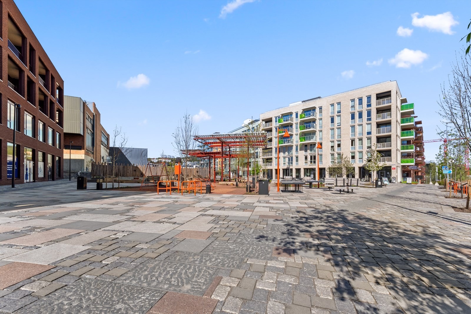 I umiddelbar nærhet finner du torg, butikker og servering Galleribilde