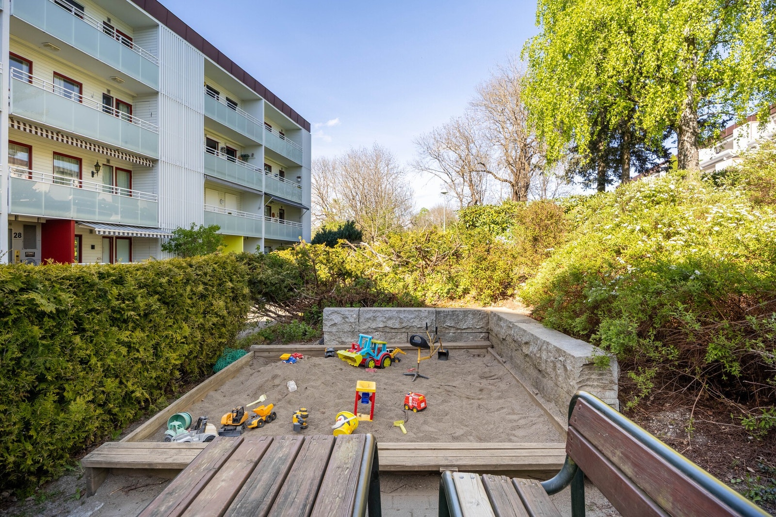 Barnevennlig borettslag med egen barnehage. Galleribilde