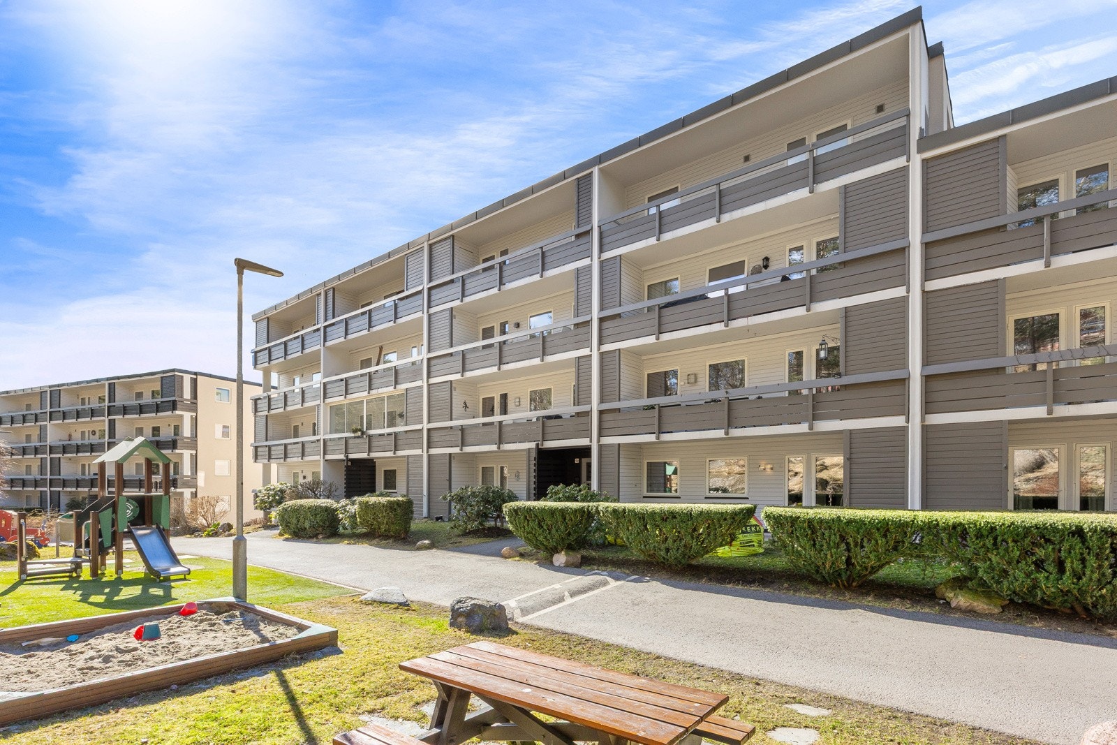 Fasade fra inngangsiden. Galleribilde