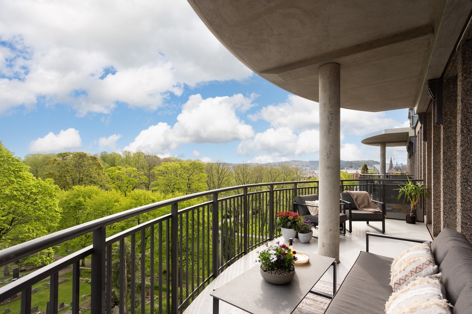 Velkommen til Pilestredet Park 12A - En pen og luftig 3-roms andelsleilighet med fantastisk utsikt og balkong på hele 17 kvm! Galleribilde