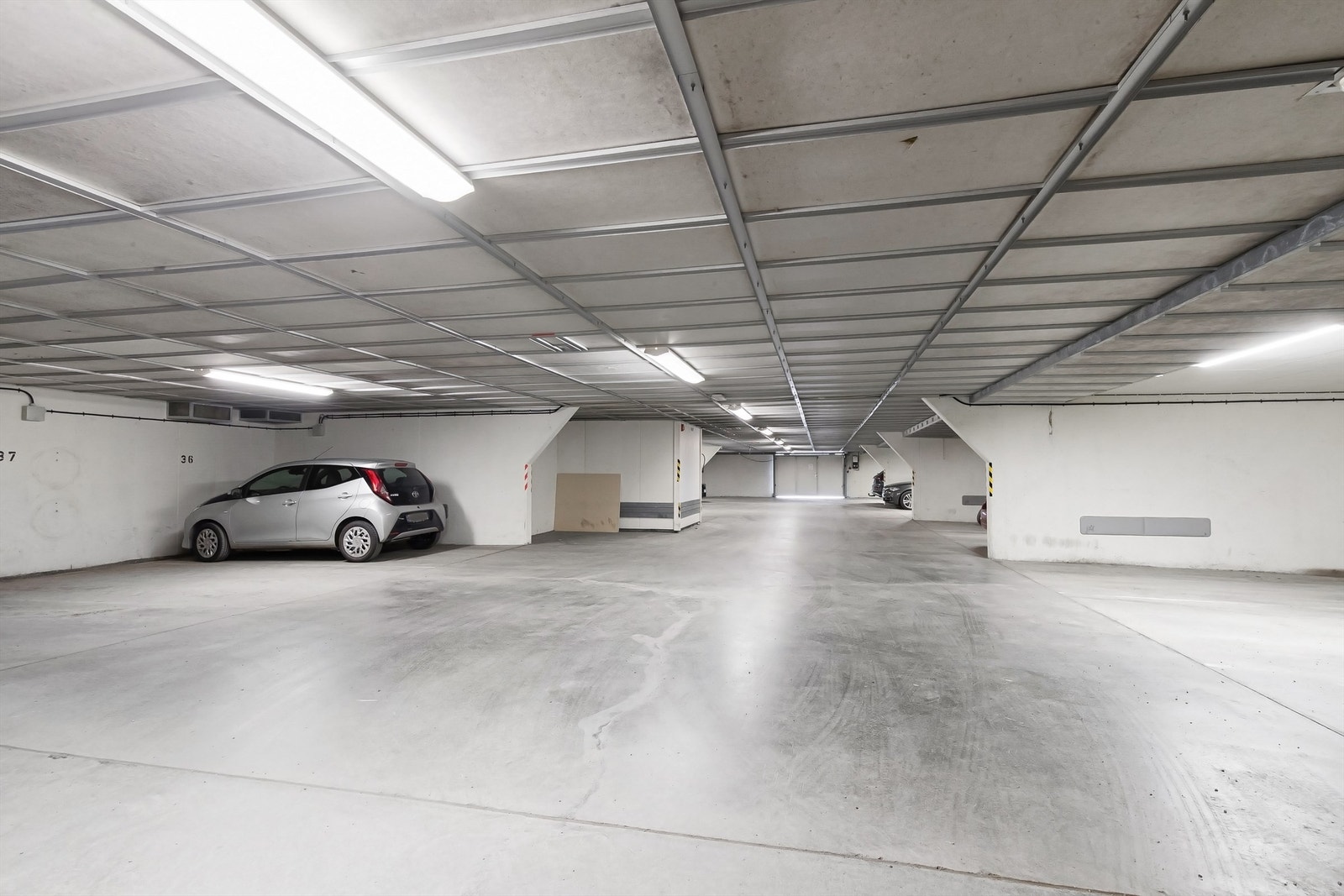 Leiligheten disponerer én garasjeplass (nr. 36) i felles garasjeanlegg med mulighet for el-lader Galleribilde