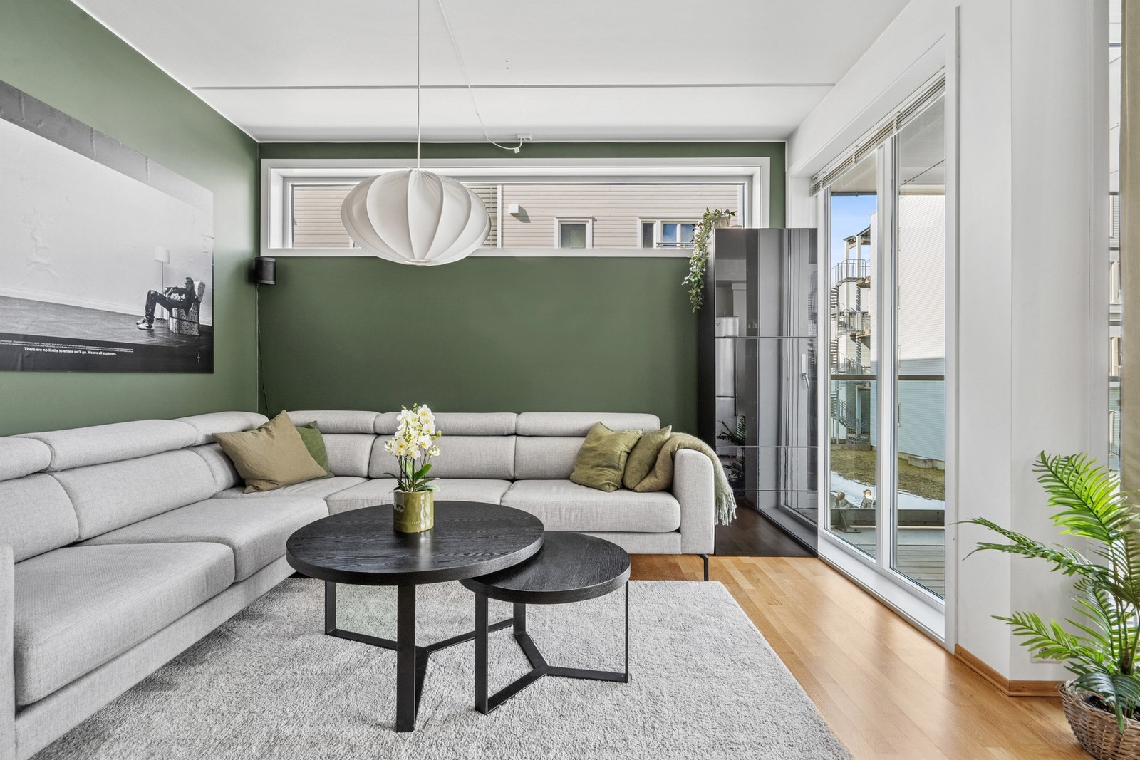 Stue med utgang til balkong Galleribilde