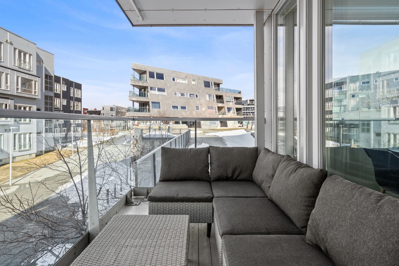 Takoverbygd balkong Galleribilde