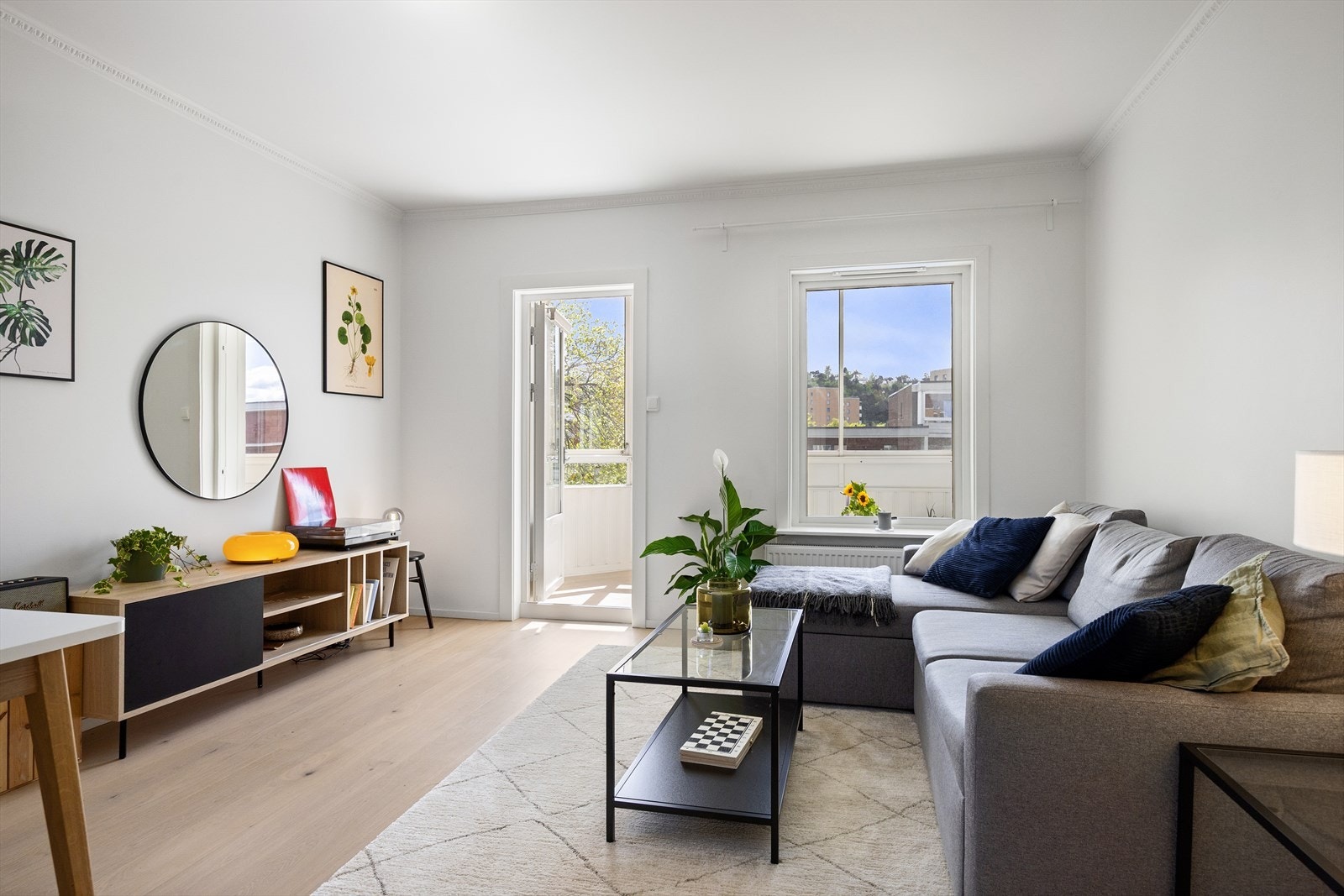 I 2022 ble det lagt ny flott parkett på gulvet og overflatene ble malt i lyse fargetoner samme året. Galleribilde