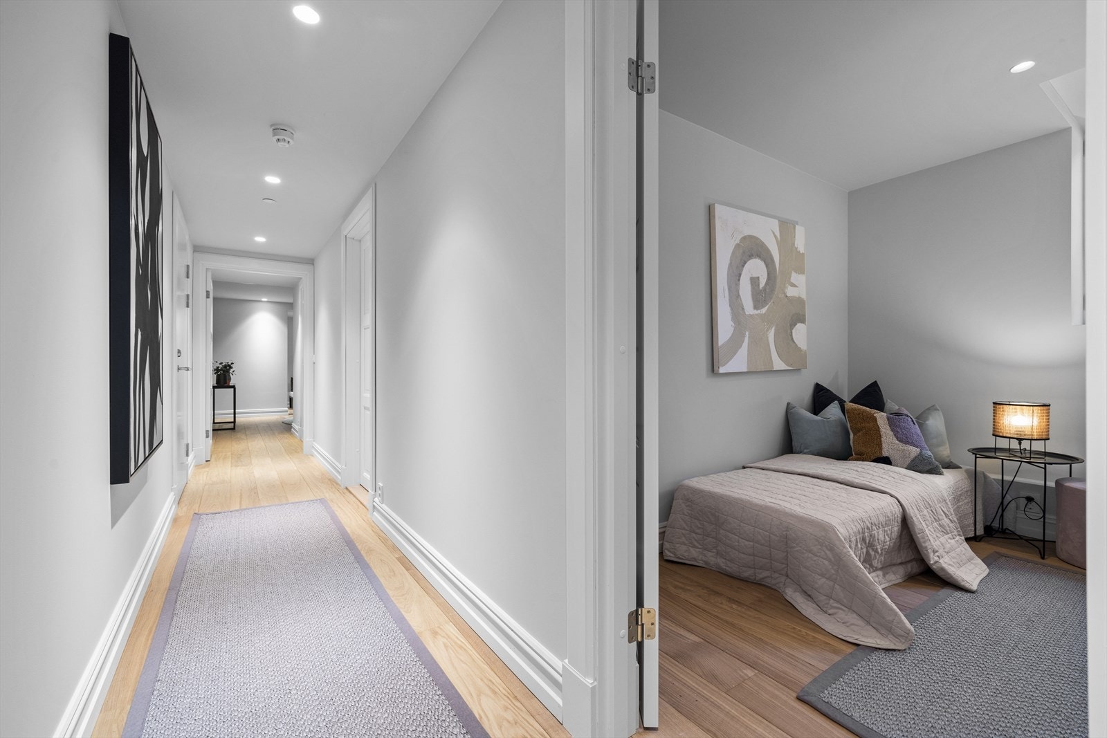 Underetasjen er familiens private del med 3 soverom og 2 bad Galleribilde