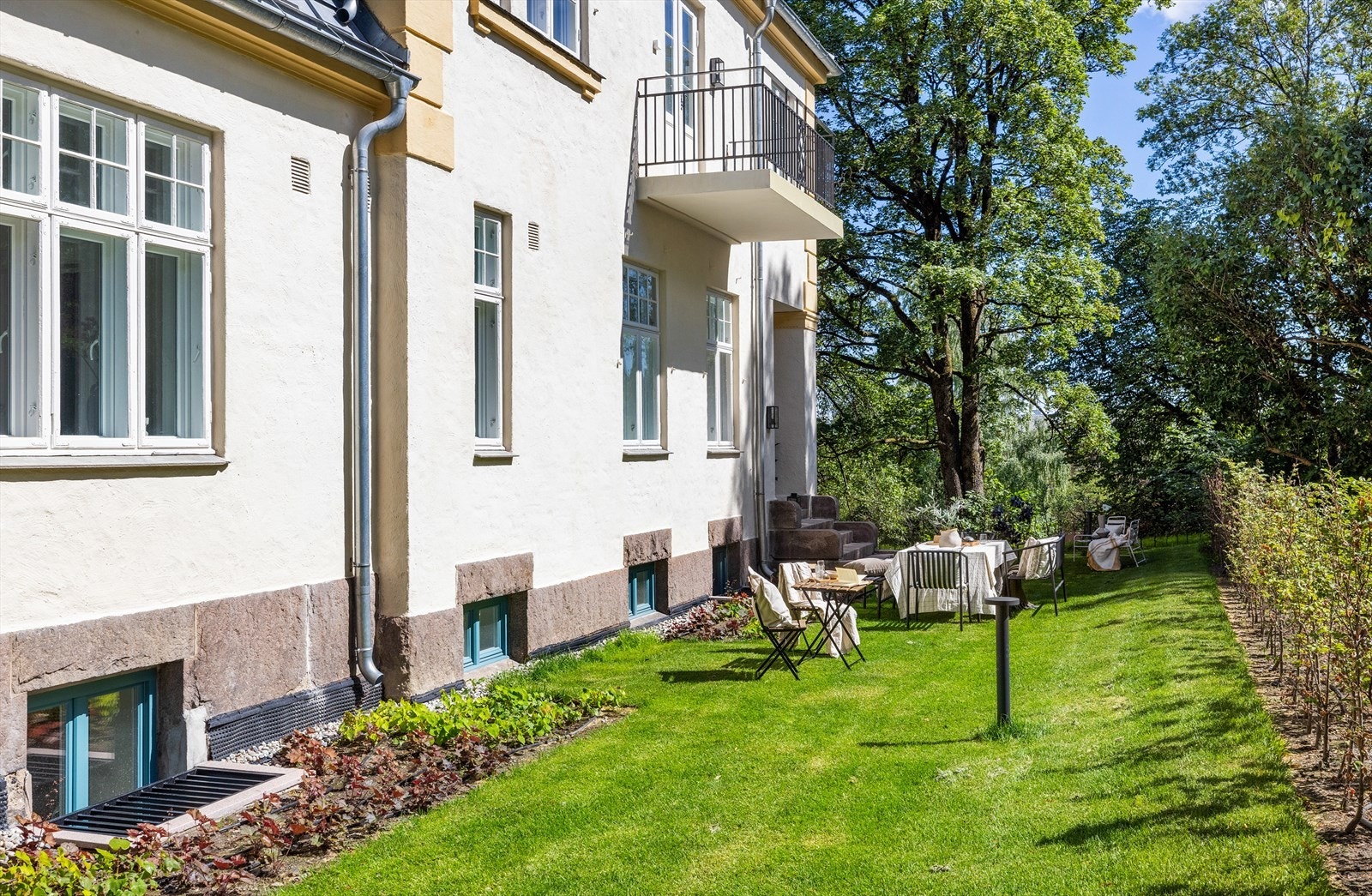 Leiligheten disponerer deilige og solrike utearealer Galleribilde