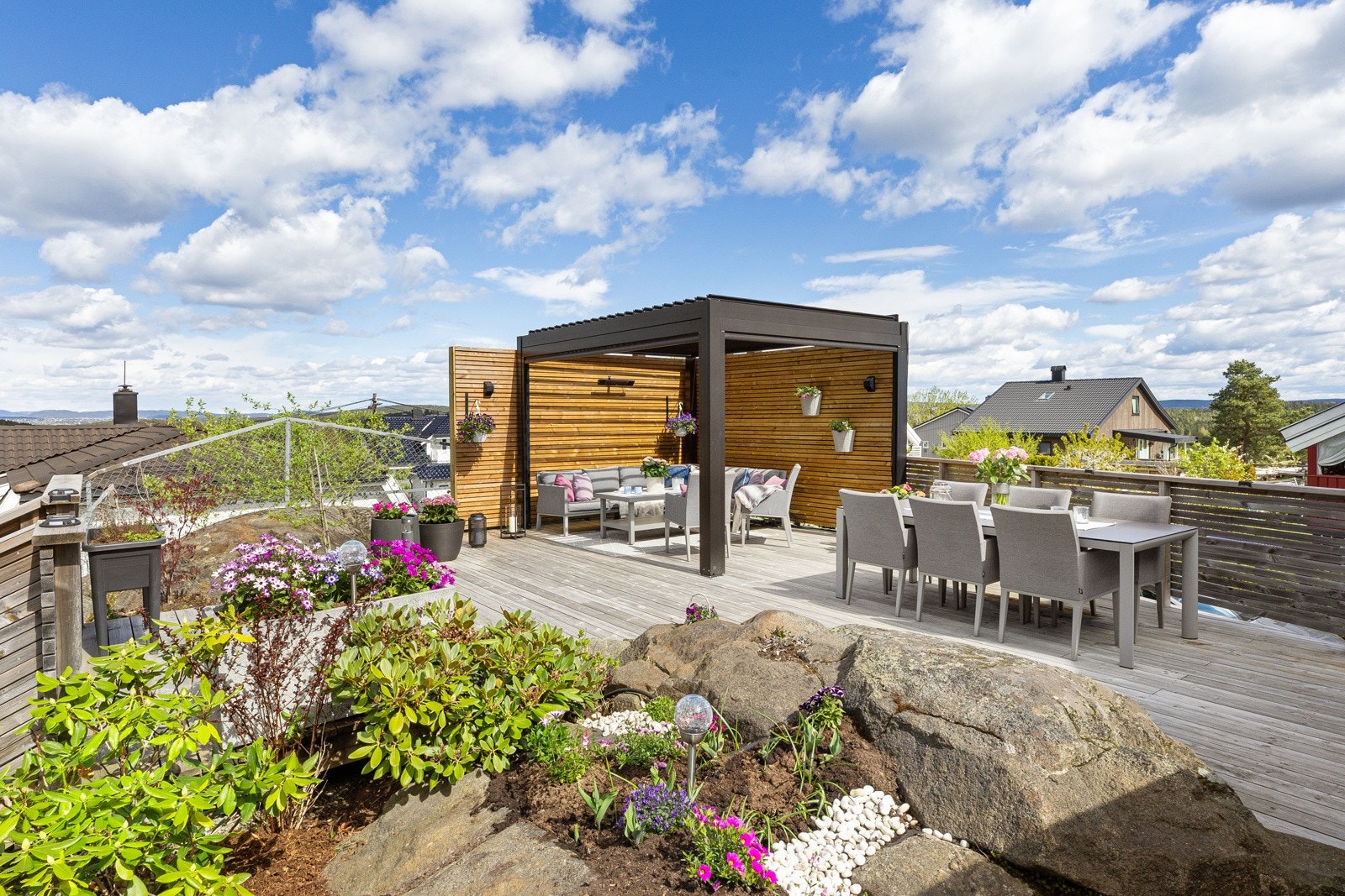 Det er pergola med terrassevarmer Galleribilde