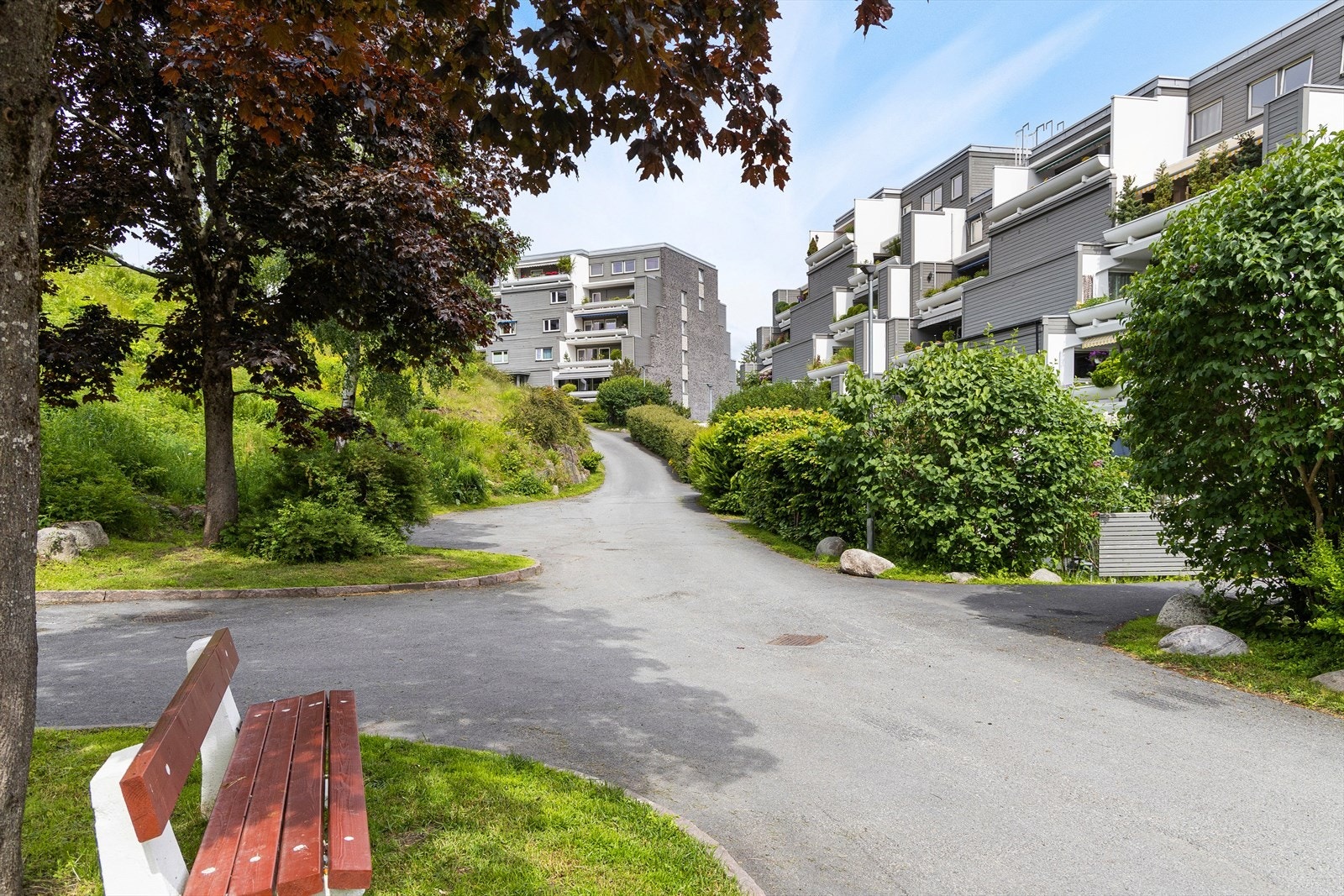 Bilfritt og skjermet område, med store grøntarealer på alle kanter Galleribilde
