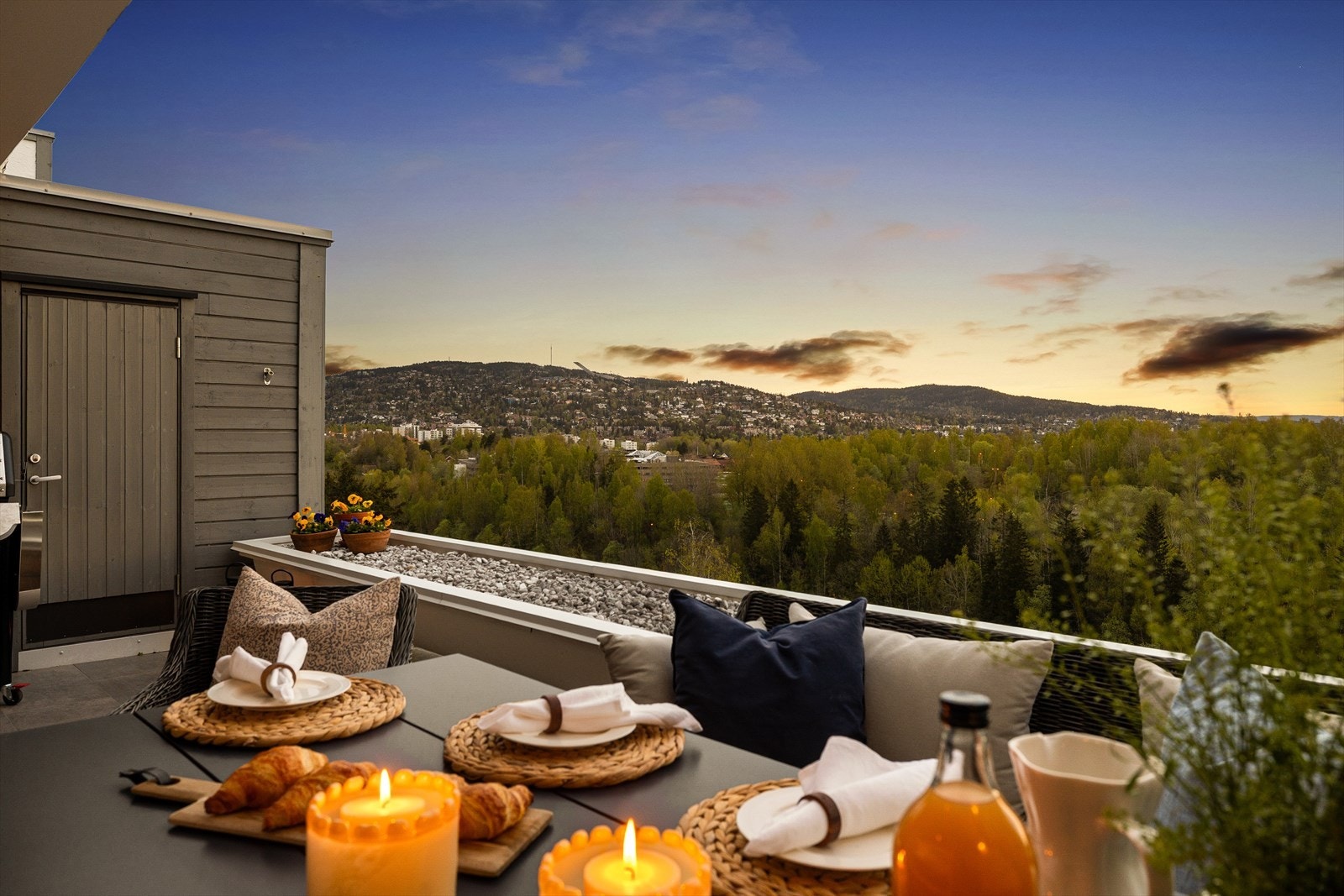 Dette er en flott mulighet til å sikre seg en meget attraktiv og tiltalende toppleilighet med vidstrakt utsikt Galleribilde