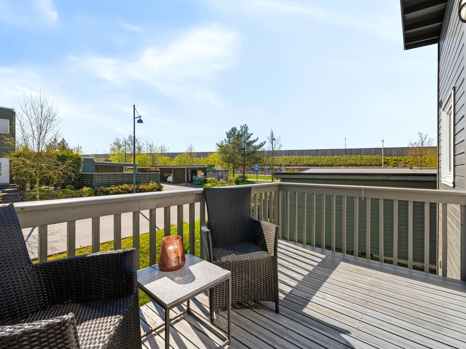 Sørvendt balkong med gode solforhold Galleribilde