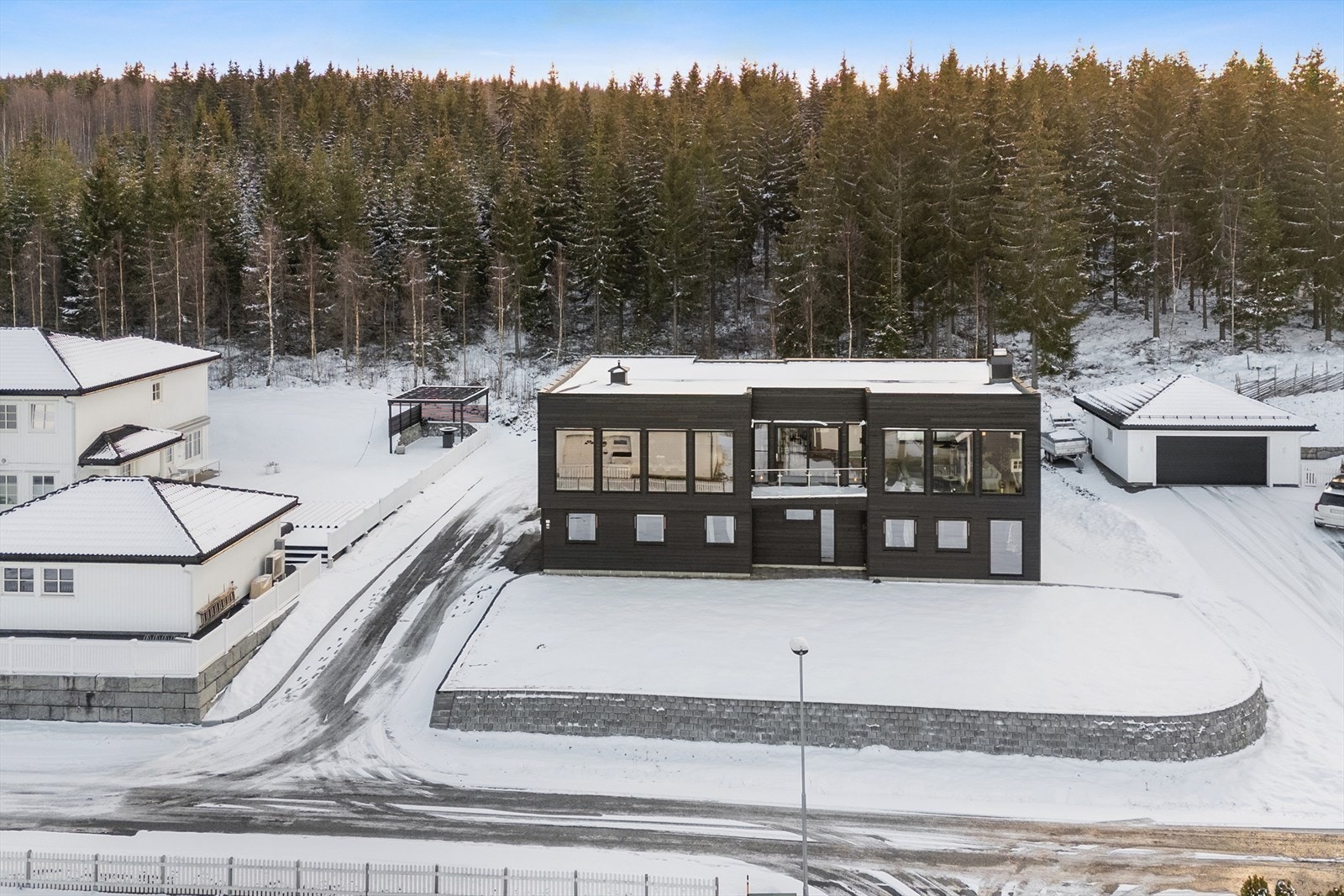 Eiendommen ligger attraktivt til blindveg. Galleribilde