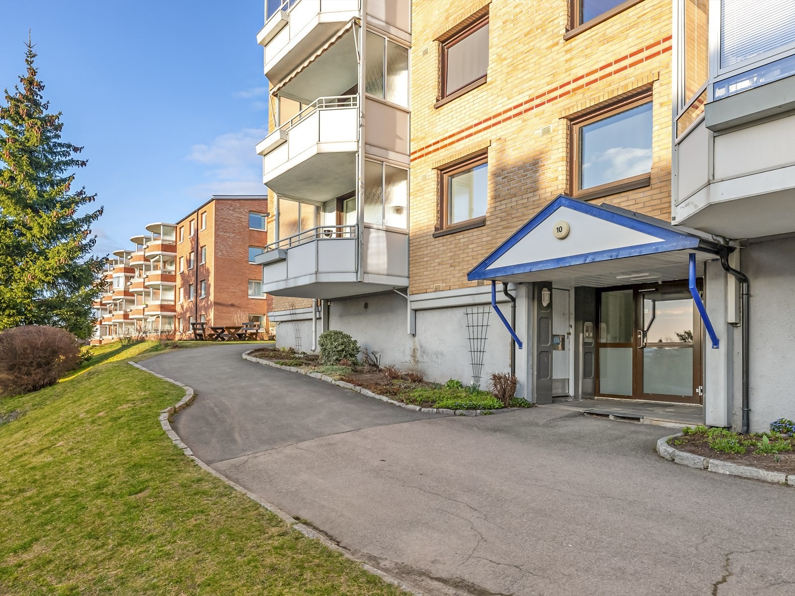 Inngangsparti Galleribilde