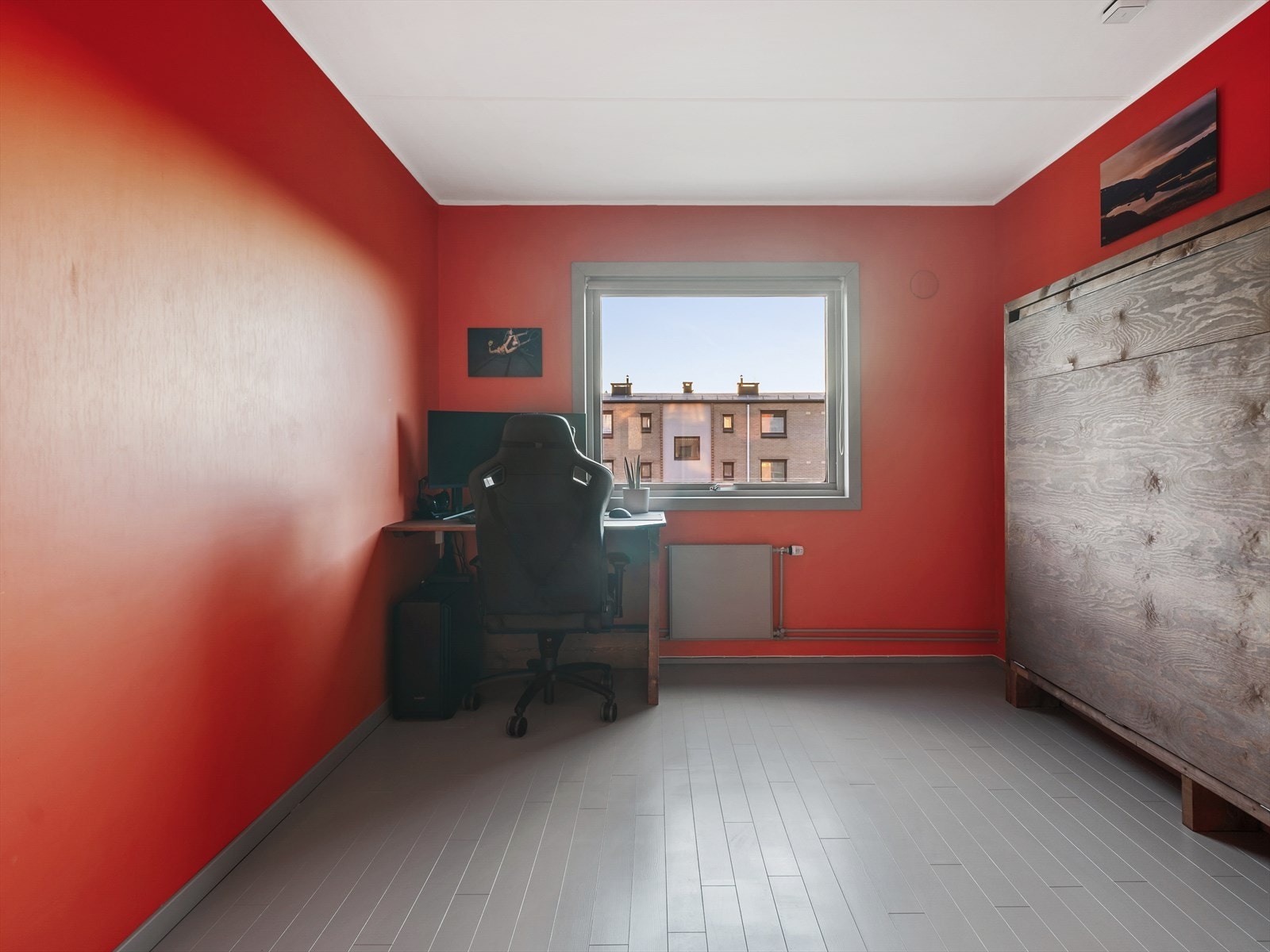 Soverom 2 har en medfølgende skapseng som gjør at resten av rommet blir romslig når den er satt opp. Galleribilde