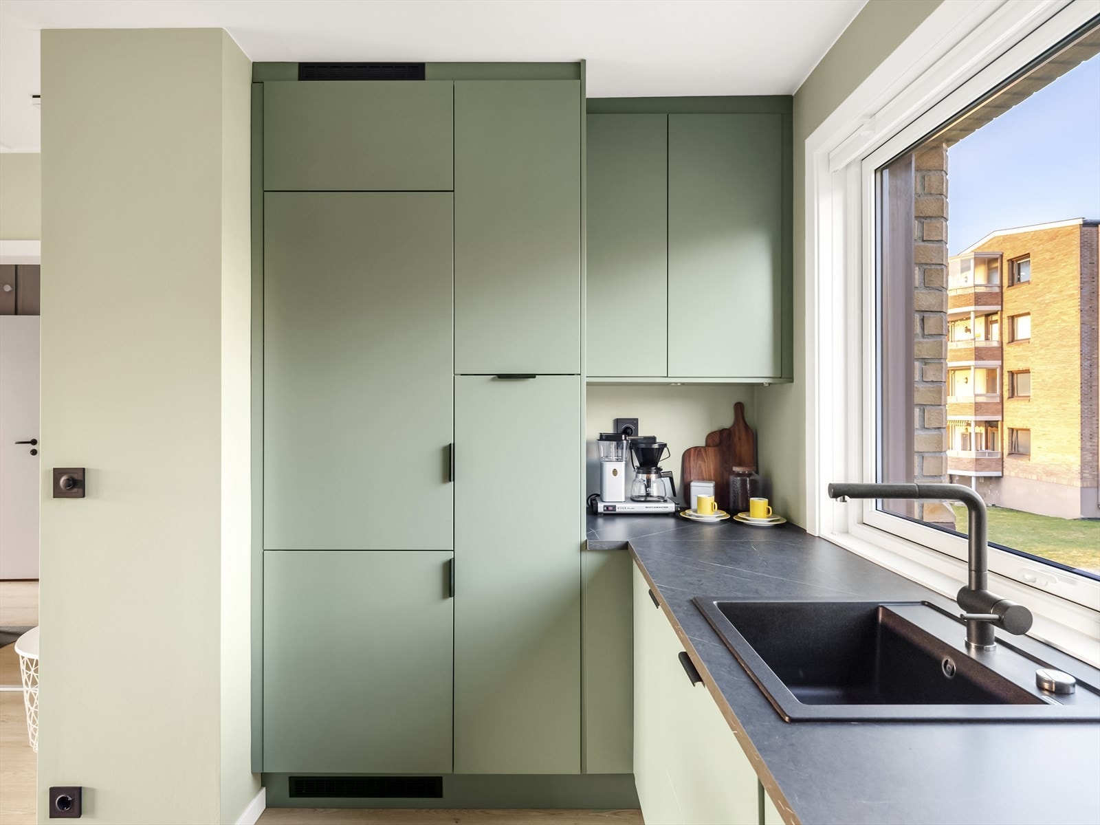 Kjøkkenet har fine detaljer og smarte praktiske løsninger. Galleribilde