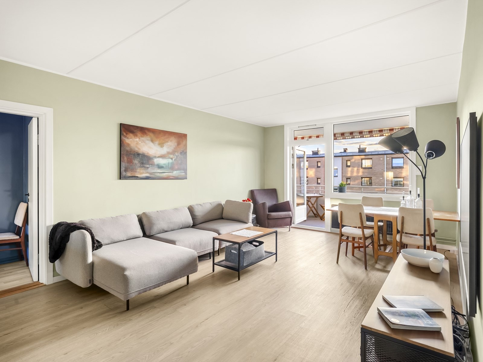 Leiligheten ligger i et populært boligområde på Bøler. Galleribilde