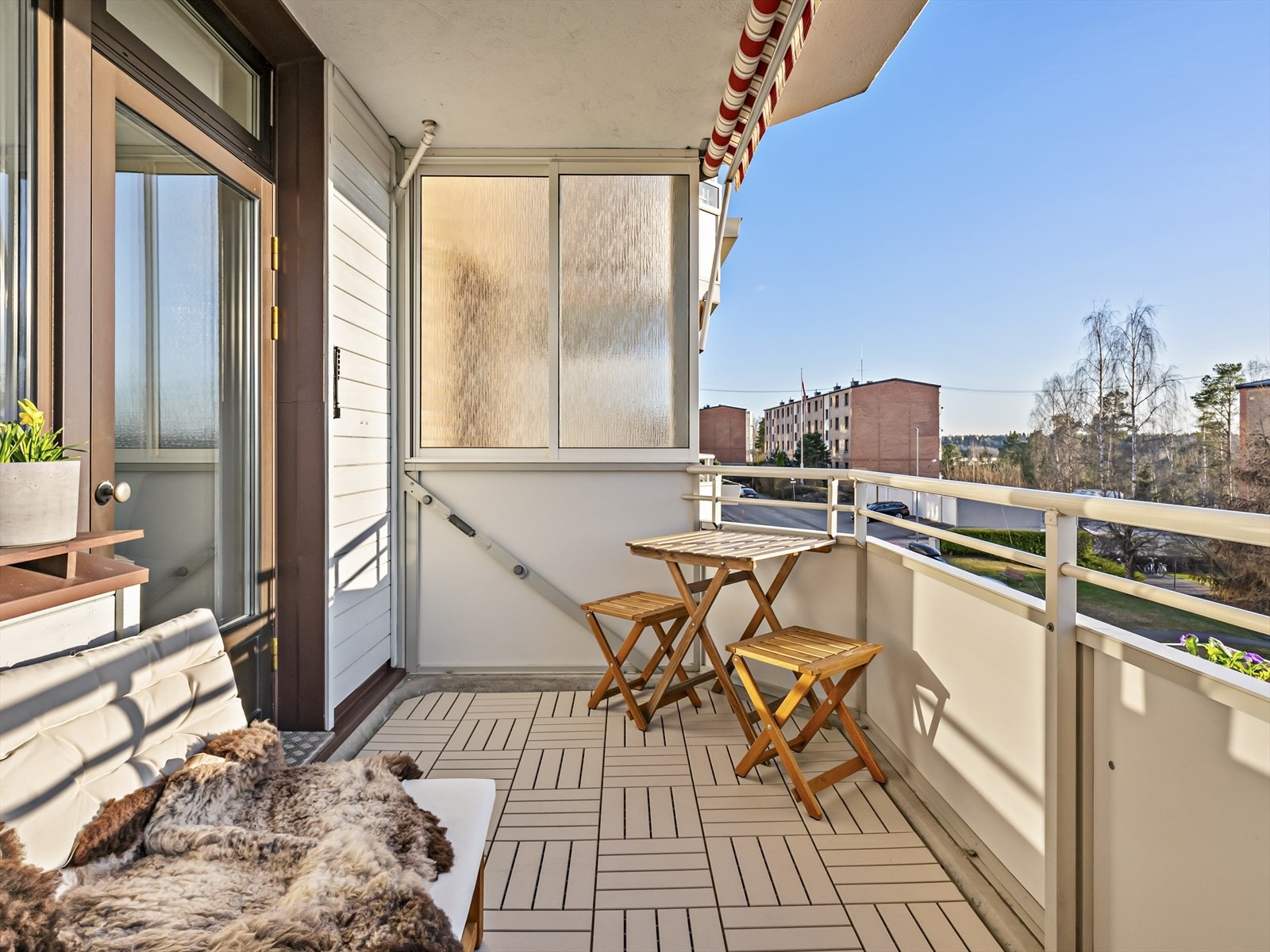 Balkongen fungerer som en forlengelse av stuen. Galleribilde