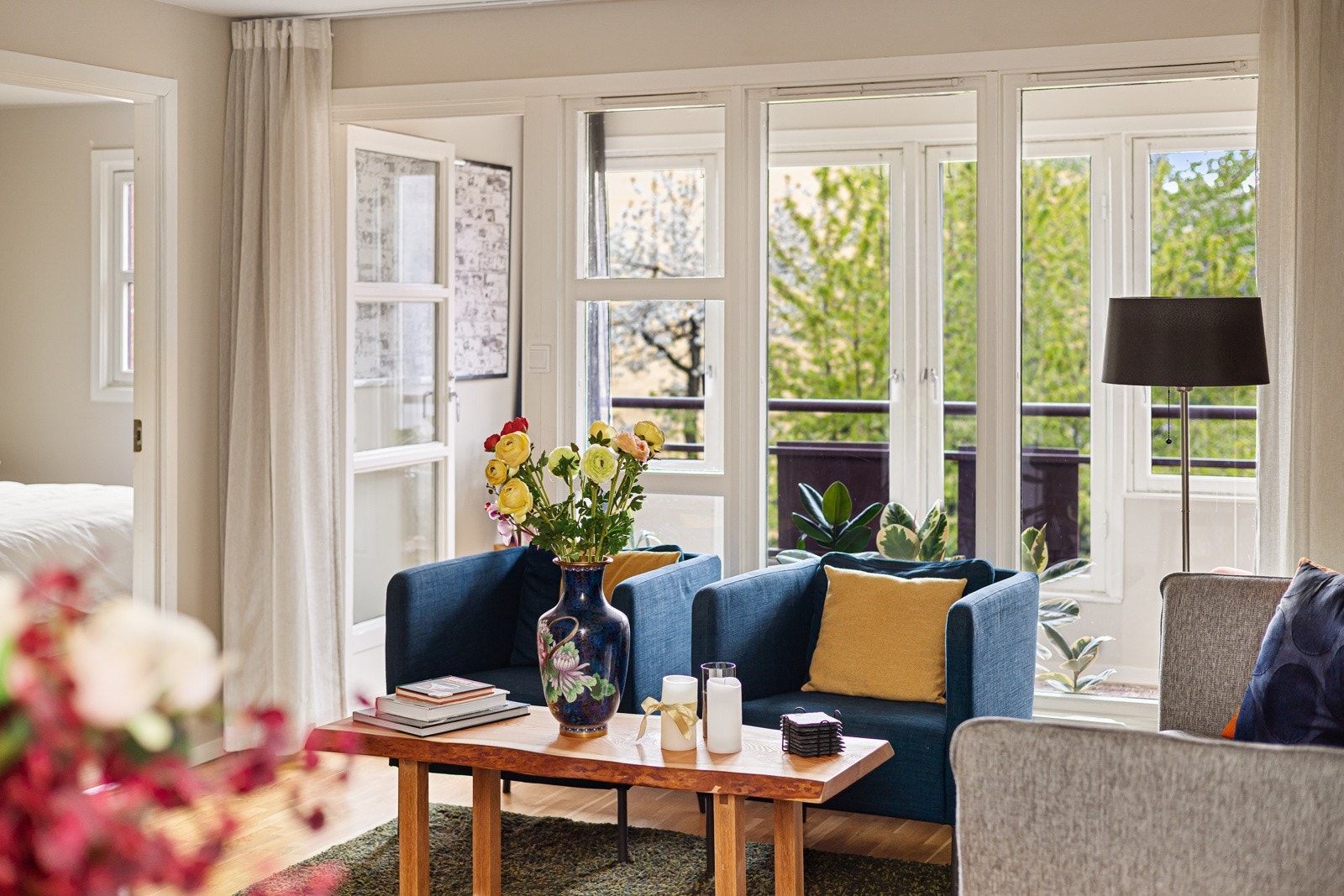 Boligen ligger flott til i byggets 4. etasje og holder en fin og velholdt standard. Galleribilde