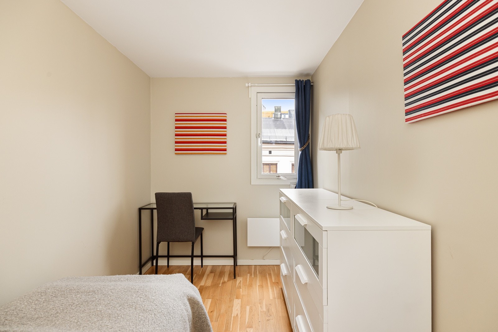 Soverom 2 fungerer fint som barnerom eller hjemmekontor. Kom på visning for å planlegge hvordan du skal innrede din nye bolig. Galleribilde