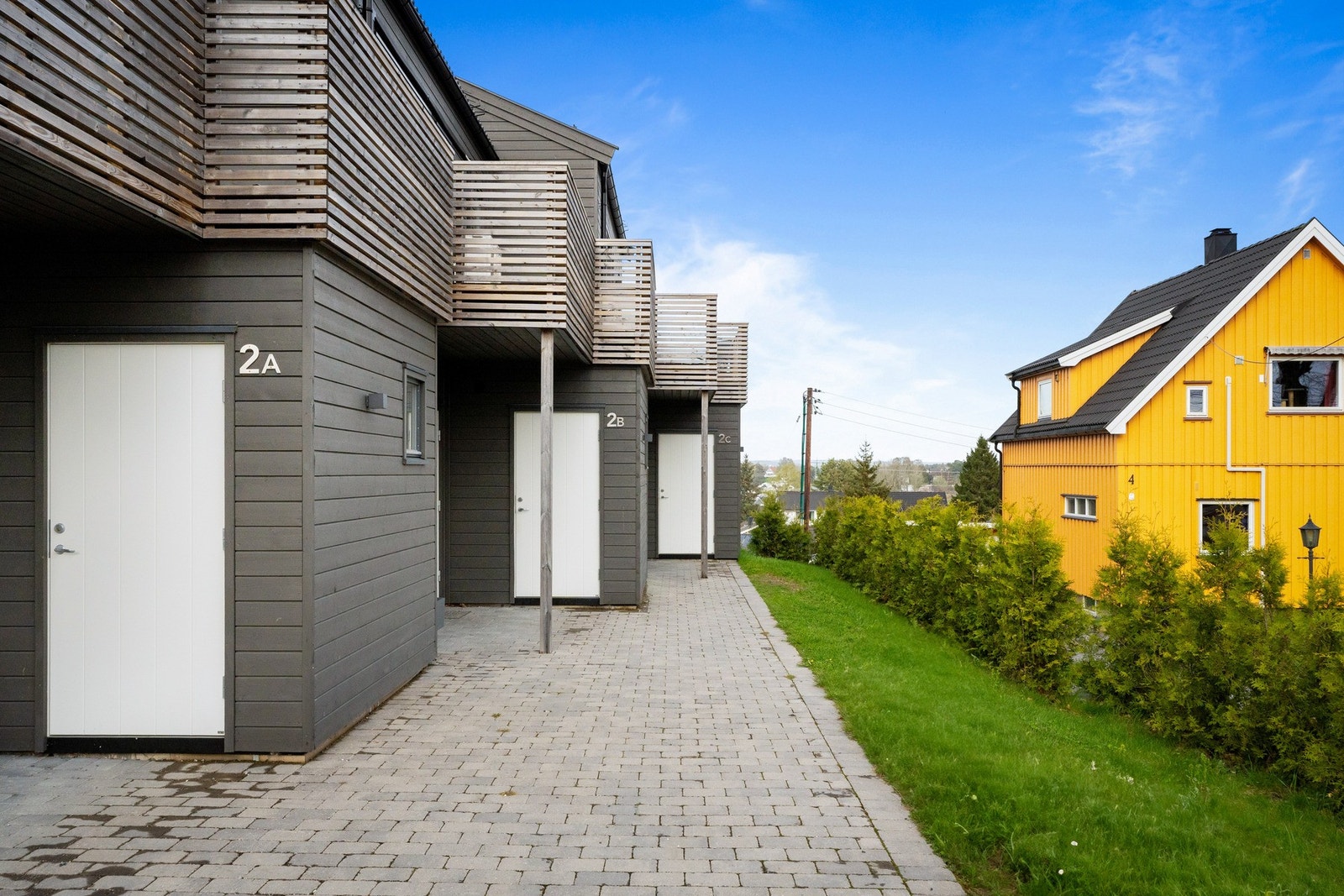 Boligen har en romslig bod. Galleribilde