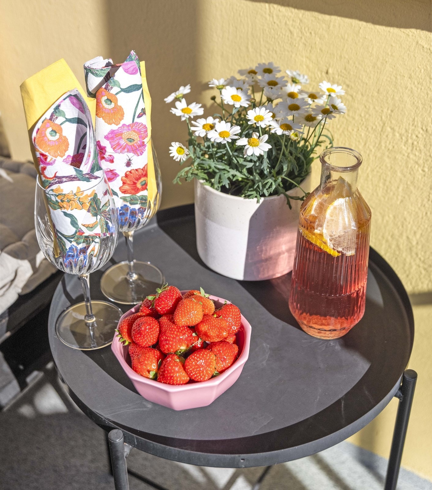 Her sitter du skjermet på enden, rett utenfor din egen stuedør! Galleribilde