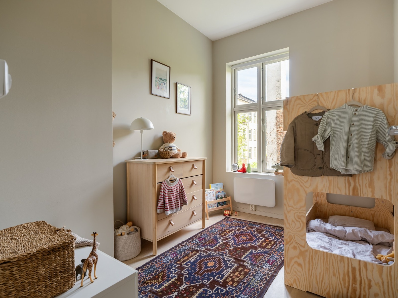Det andre soverommet blir i dag brukt som et barnerom. Galleribilde