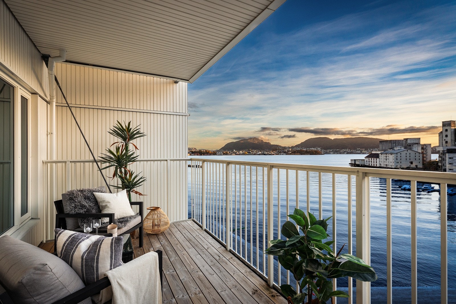 Velkommen til visning i Nyhavn 17 - Her presentert av Sivert Severinsen ved Privatmegleren Galleribilde