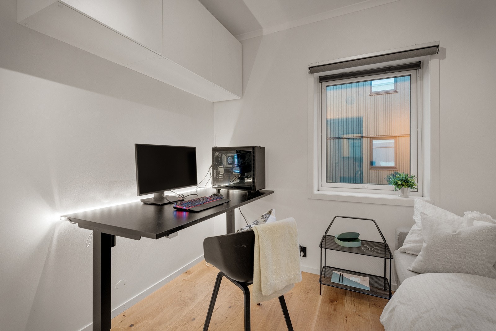 Soverom 3 innredet som kontor. Dette ligger ved stuen for dem som vil utvide stuen. Galleribilde