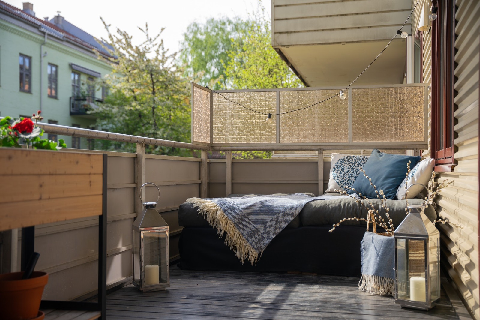 Overbygget balkong på 11 Kvm. Her er det god plass til utemøblement. Galleribilde