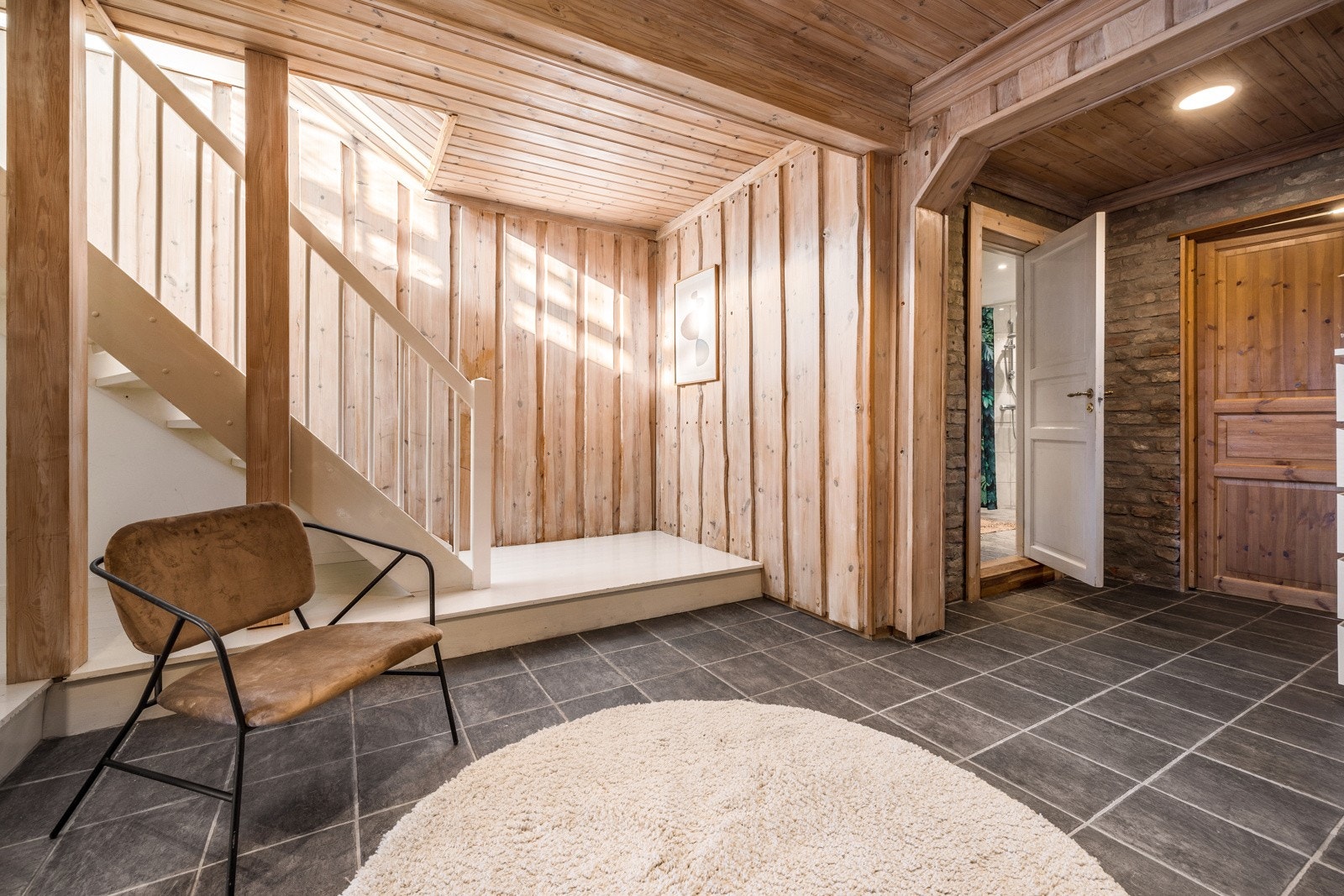 - Her er det vannbåren gulvvarme og peis - Galleribilde