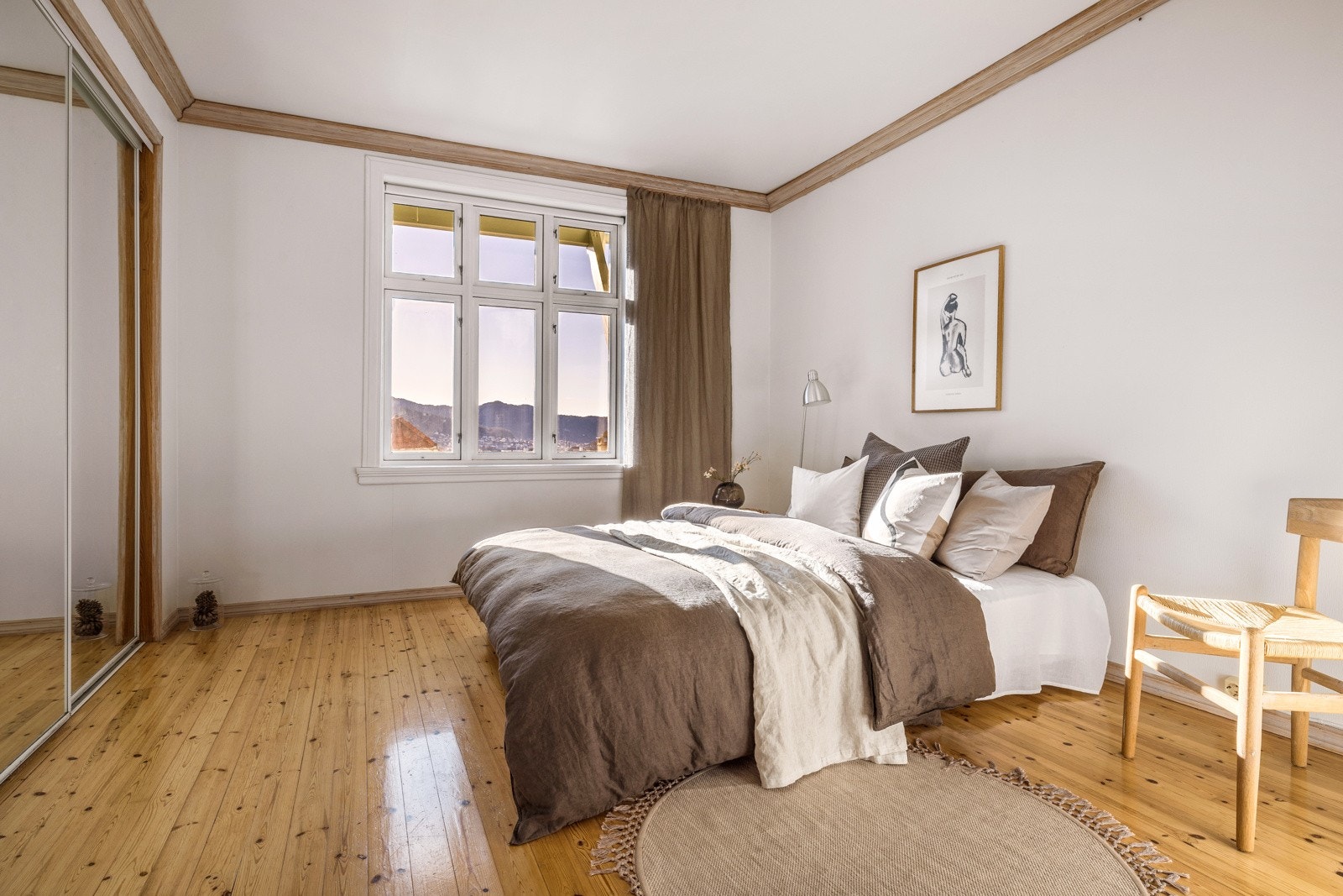 - 2.etasje har 3 gode soverom på henholdsvis 15, 12,4 og 8,3 kvm - Galleribilde