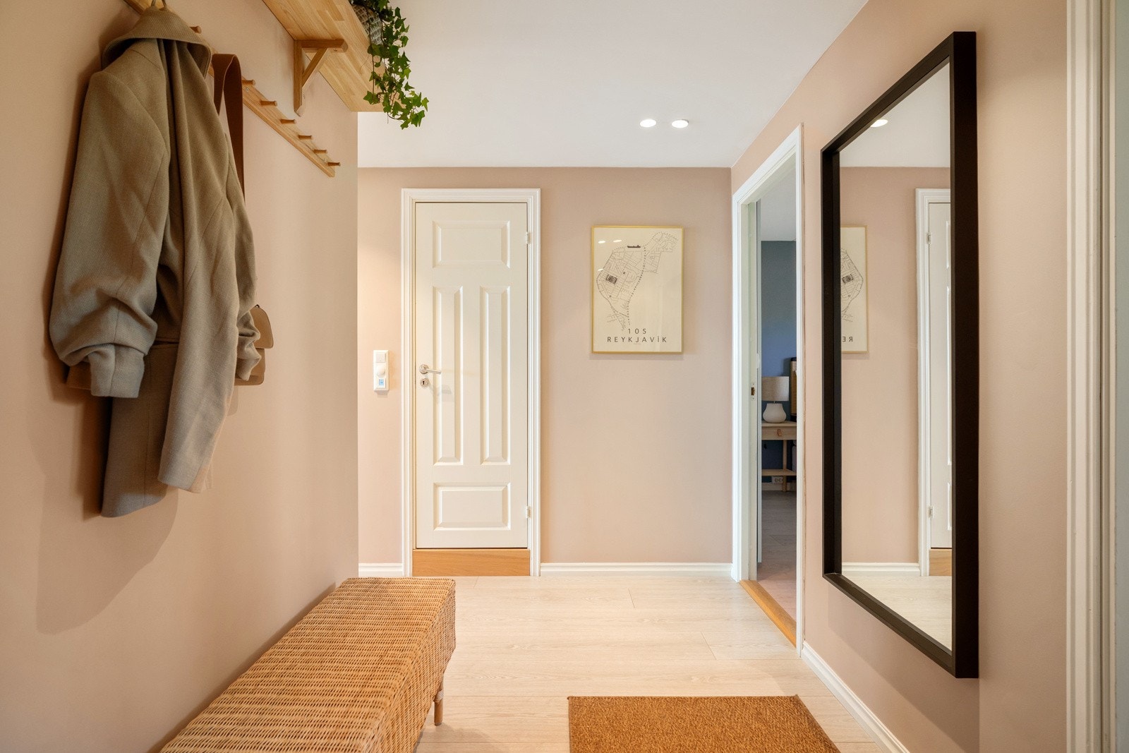 Leiligheten ligger i 7. etasje og har heisadkomst til leilighetsplan Galleribilde