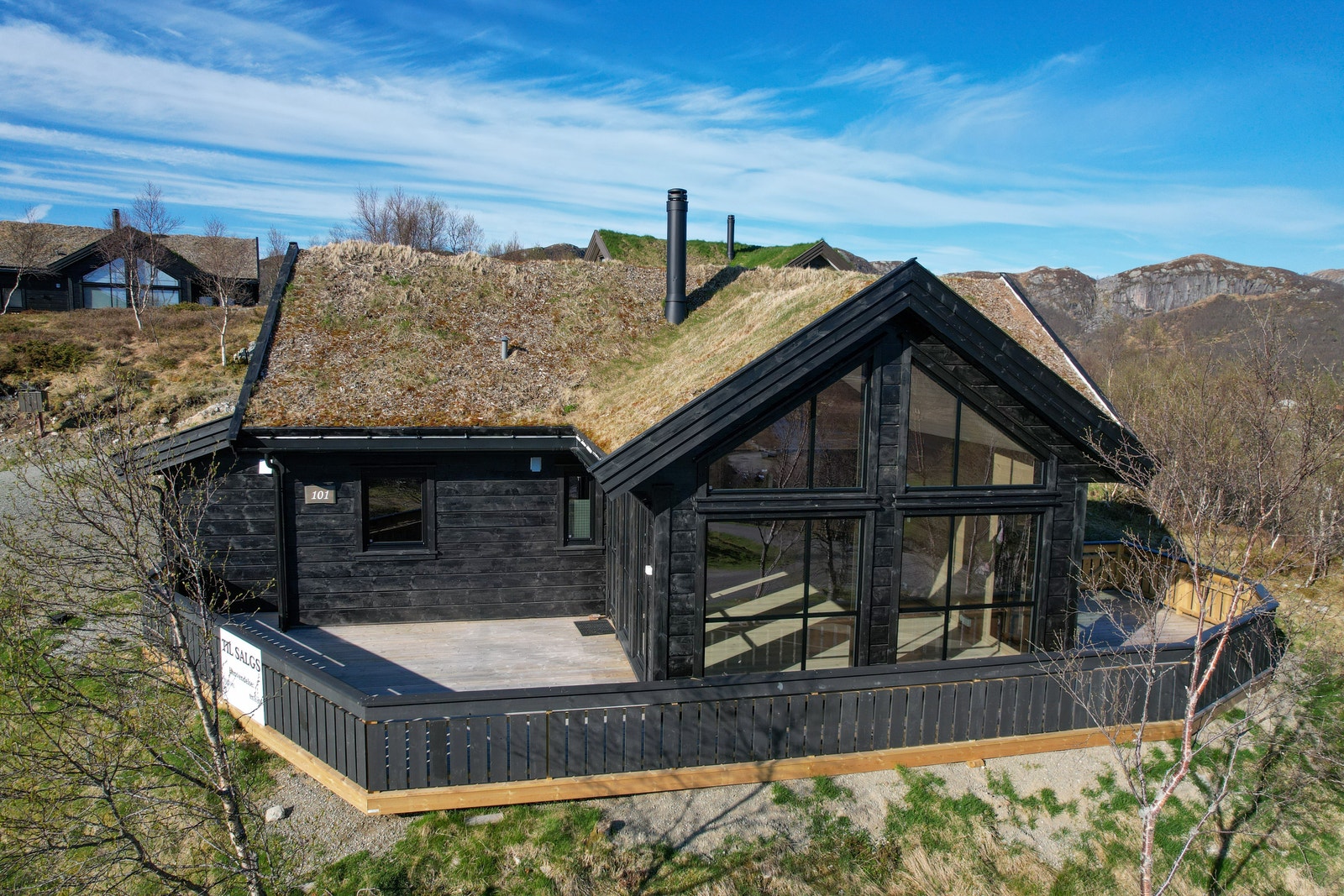 Innflytningsklar familiehytte på solrik utsiktstomt Galleribilde