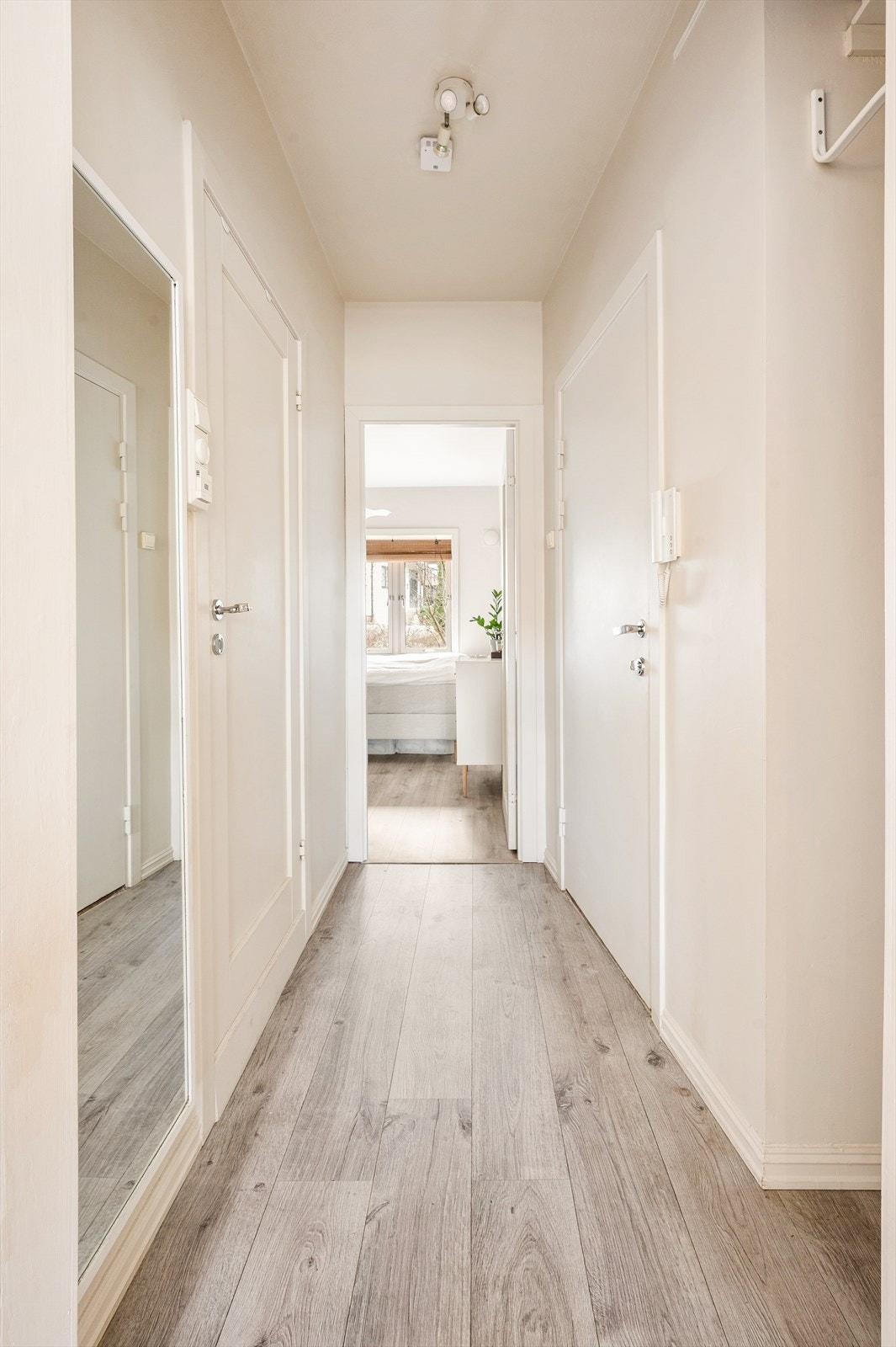 Soverommet ligger praktisk tilbaketrukket fra den sosiale sonen. Galleribilde