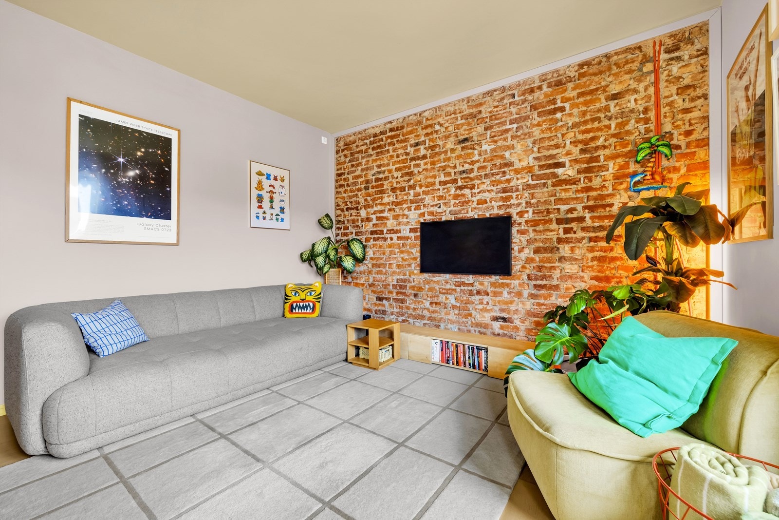 Innvendige gulv er belagt med parkett Galleribilde