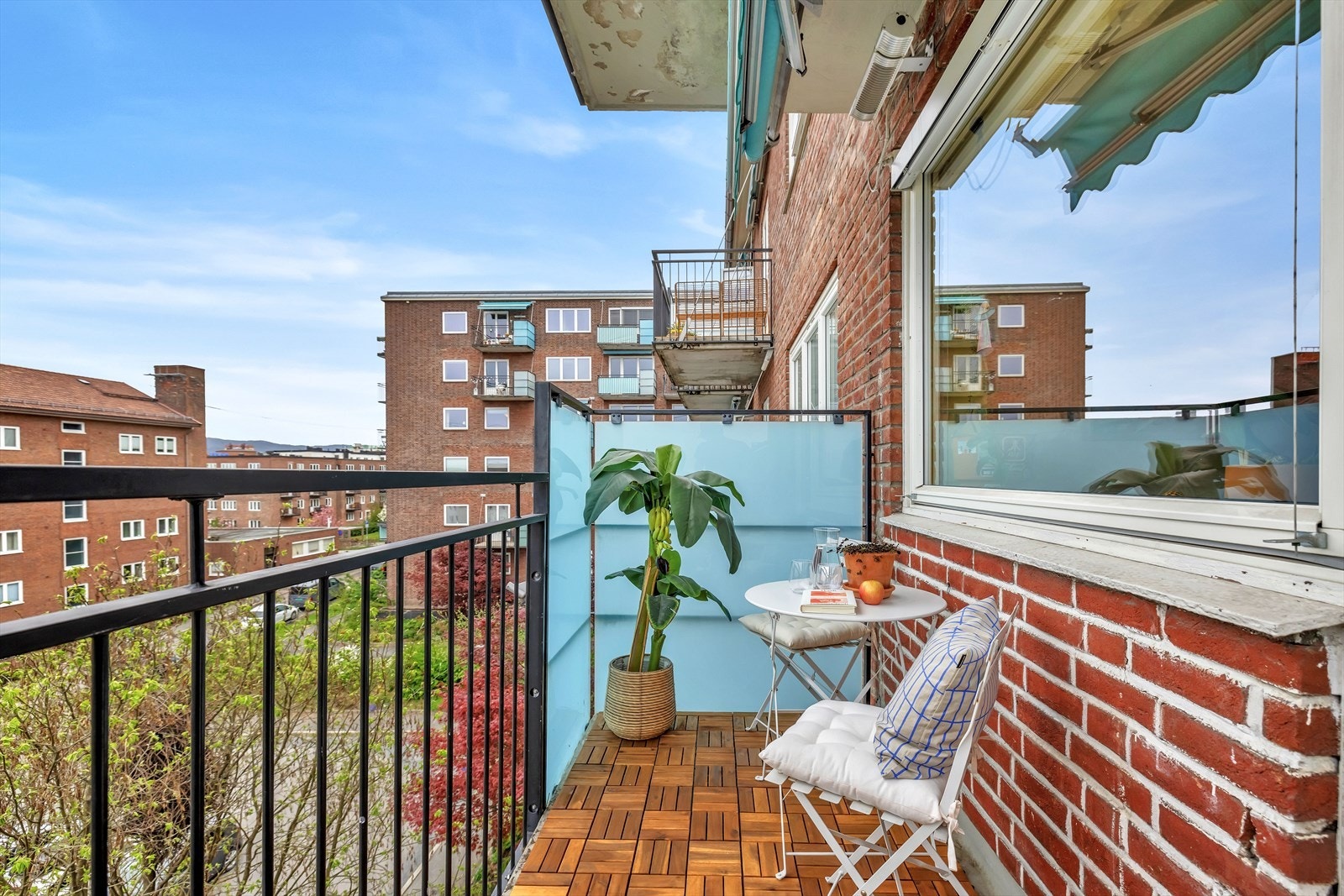 Her er det rikelig med plass til utemøblement Galleribilde