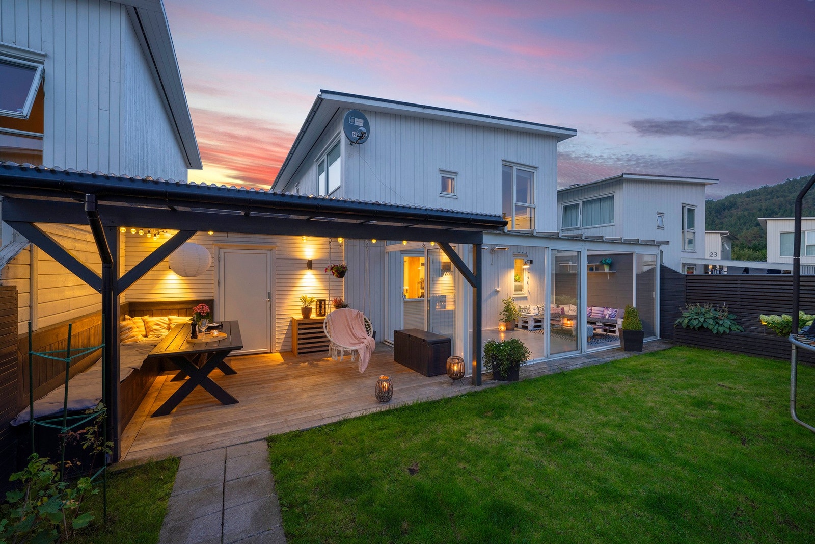 Utmerket enebolig i rekke Galleribilde