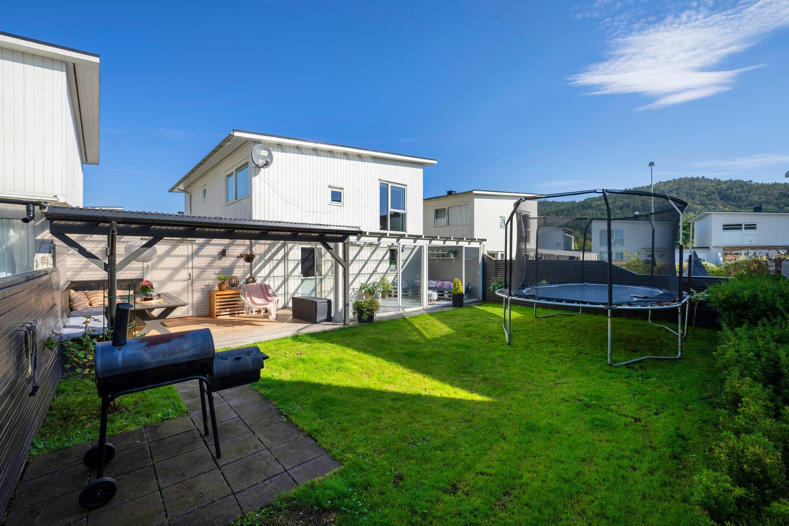 Solrik hage Galleribilde