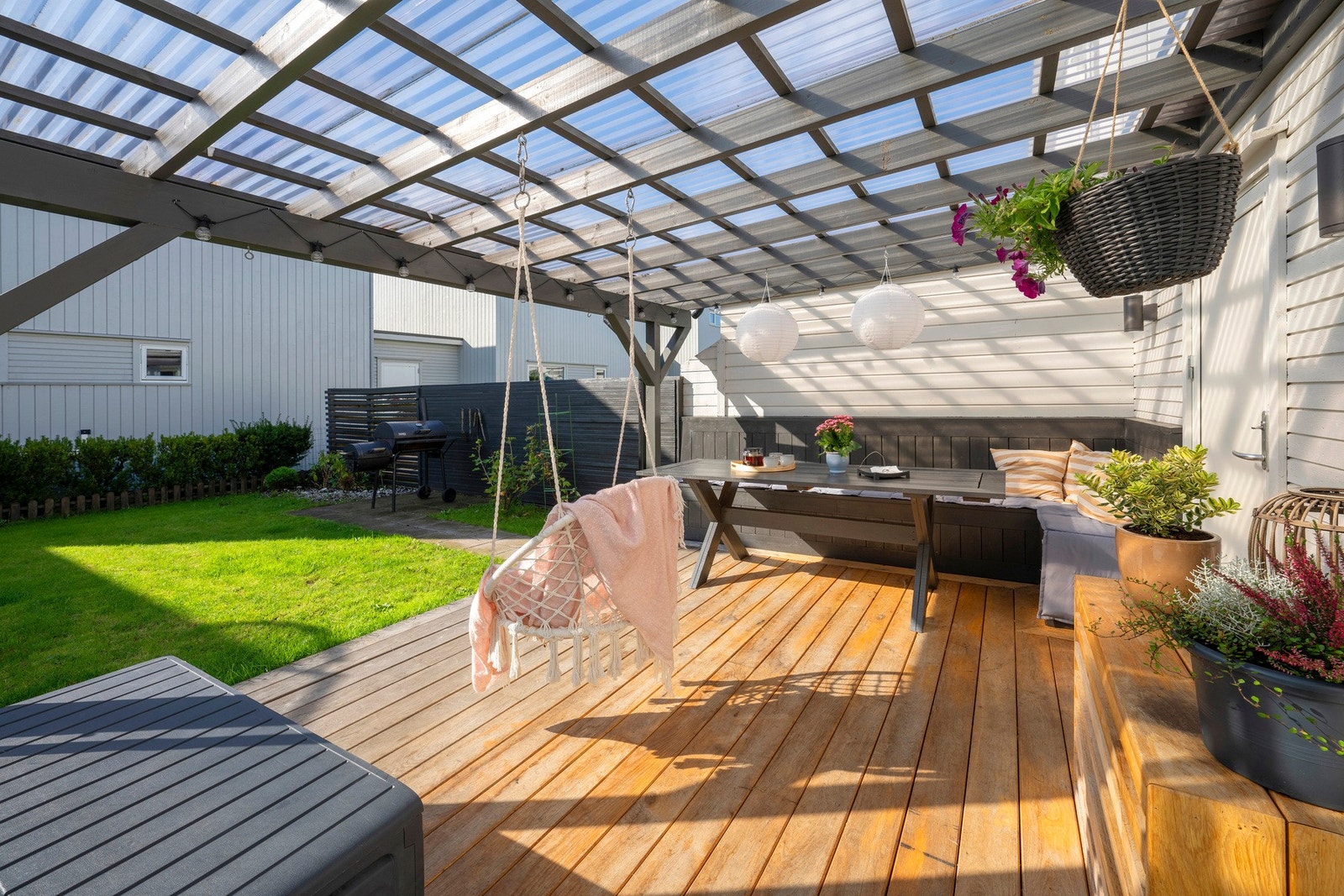 Flere solrike soner på eiendommen Galleribilde