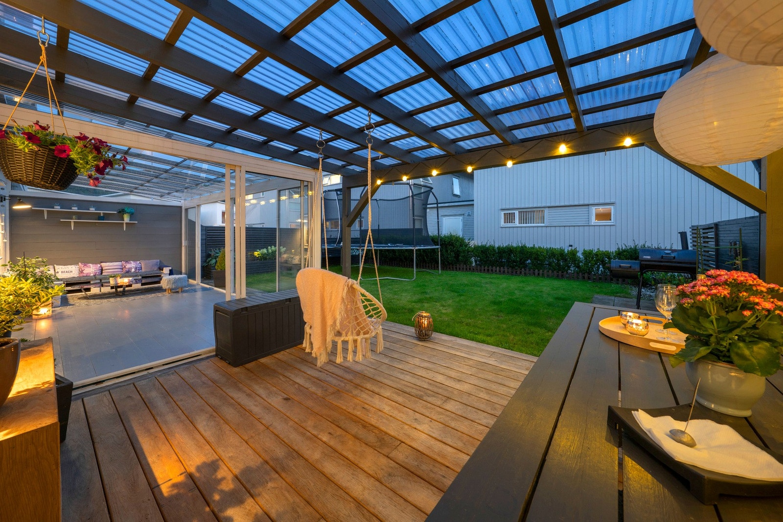 Delvis overbygget terrasse Galleribilde