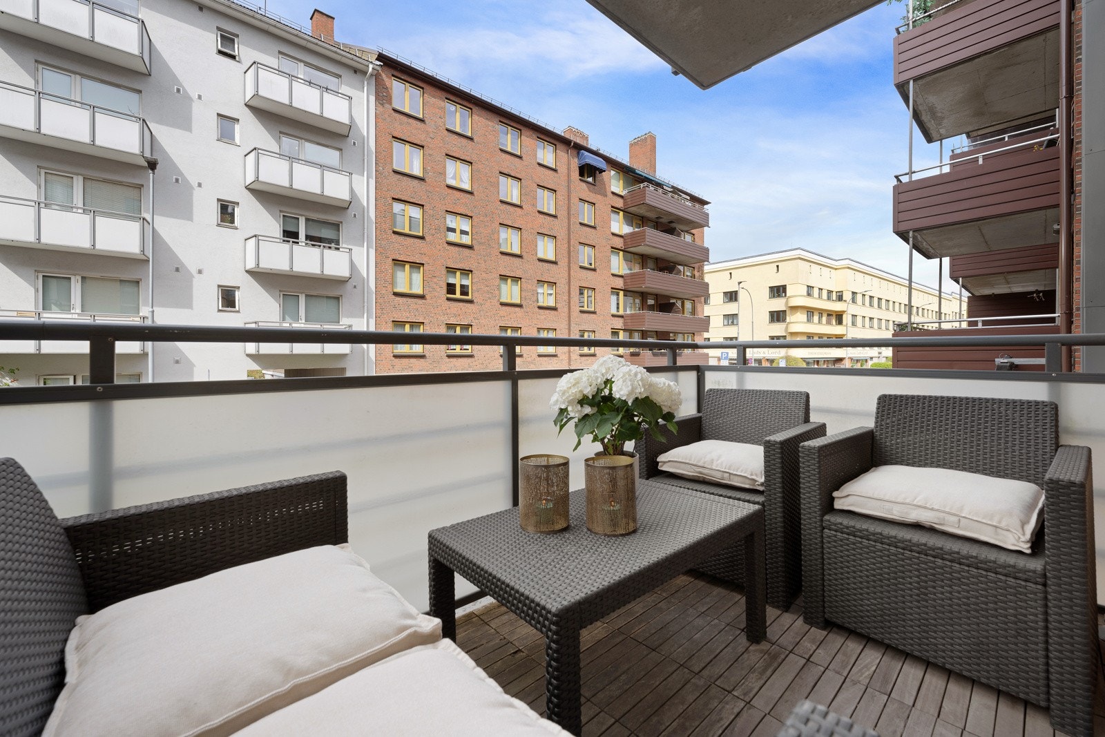 Denne 2-romsen har "alt" - Heis, balkong og garasje Galleribilde