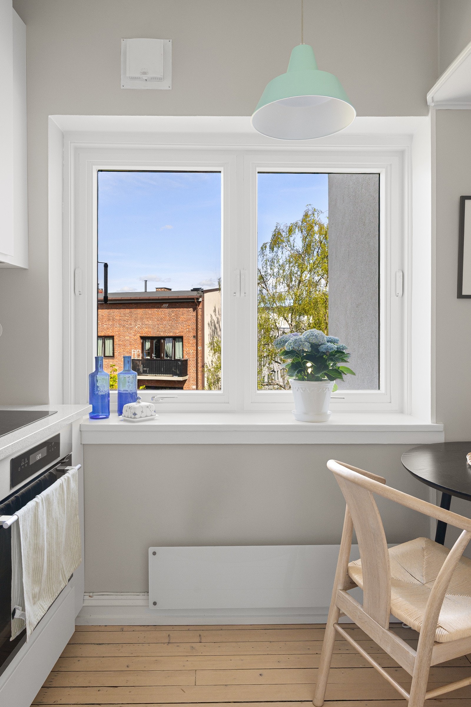 Separat kjøkken skaper også mulighet for å etablere et ekstra soverom om ønskelig. Galleribilde