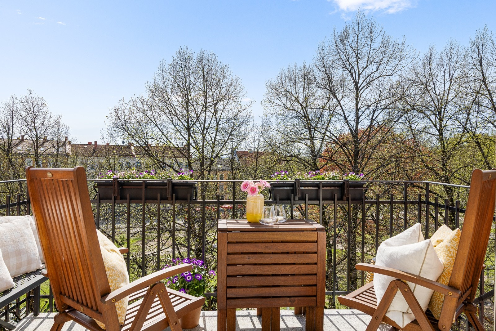 Tor Martin Tinderholt v/Privatmegleren Aksept har gleden av å ønske velkommen til Arendalsgata 6! Galleribilde