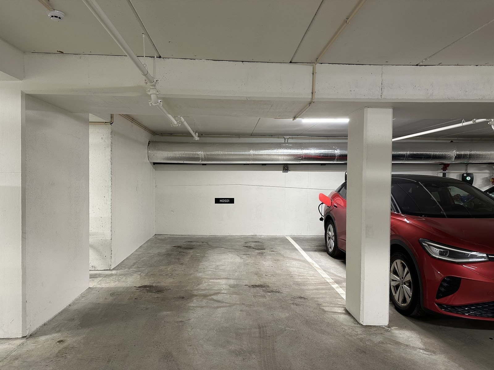 Mulighet for kjøp av en romslig p.plass i garasjekjeller under bygget Galleribilde