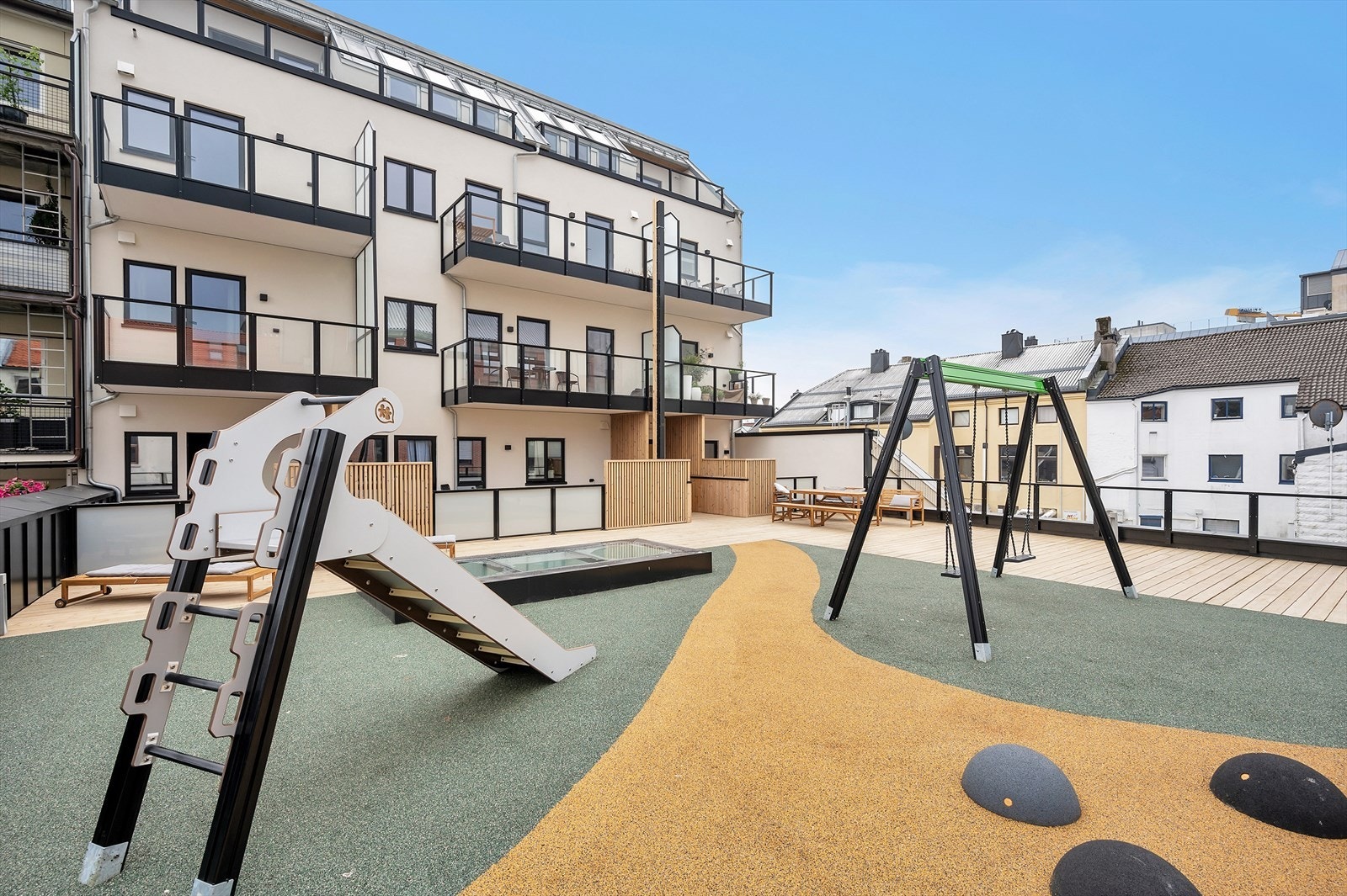 Fasade. Flotte fellesarealer på sameiets tomt. Galleribilde