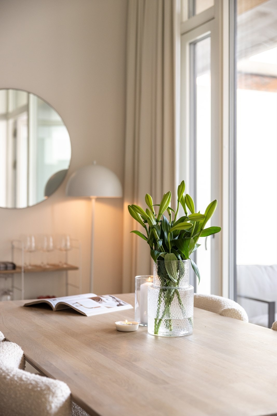 Over spisebordet er takhøyden målt til 3,66 meter! Galleribilde