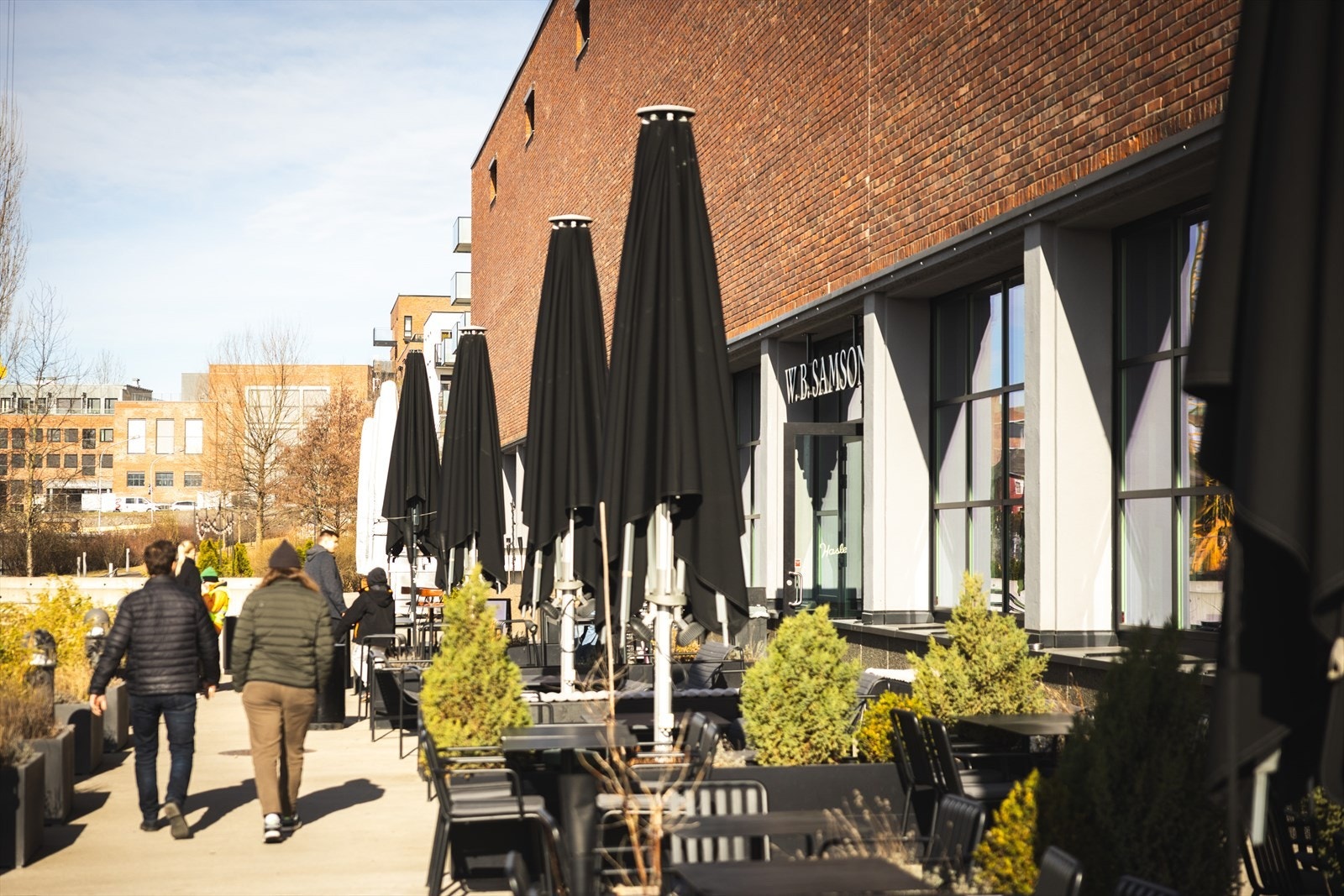 W.B.Samson ligger rett ved leiligheten - Her kan man nyte god morgenkaffe og bolle! Galleribilde